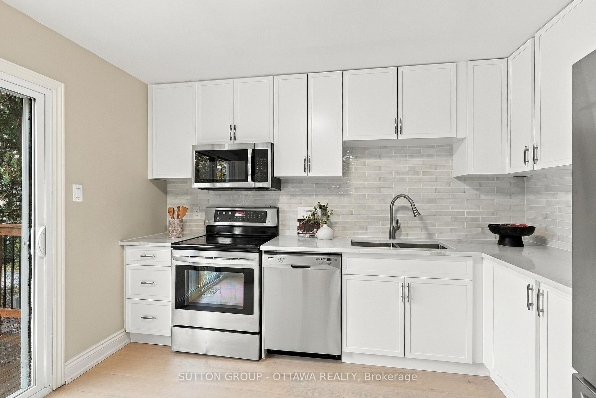 Photo 18 of 476 Rougemount Crescent, Ottawa, Fallingbrook/Gardenway South — HOMEH