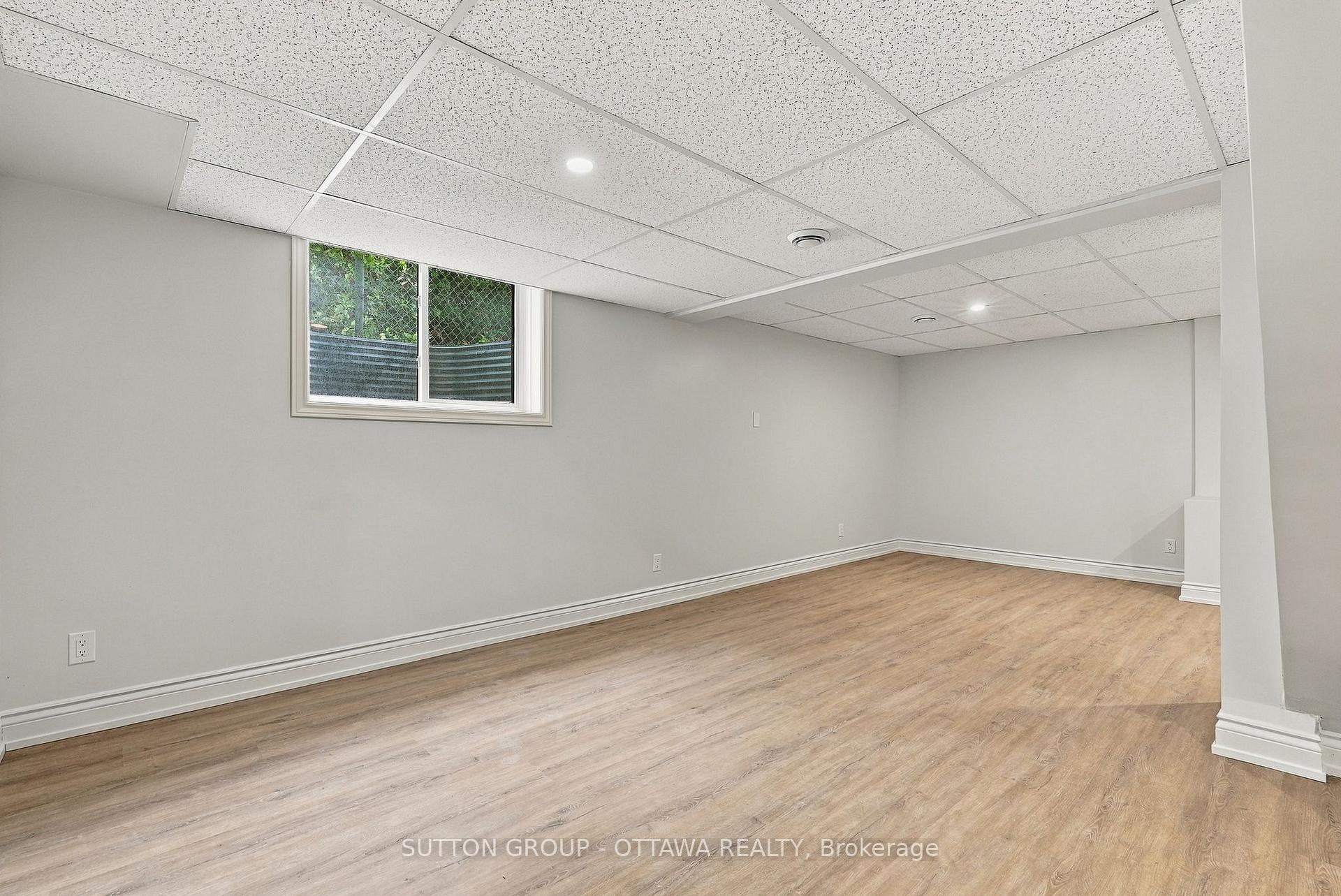Photo 40 of 476 Rougemount Crescent, Ottawa, Fallingbrook/Gardenway South — HOMEH