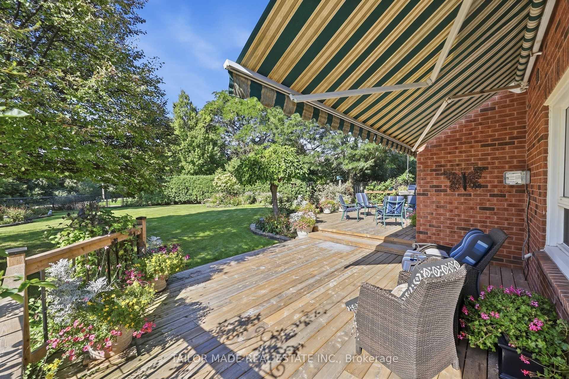 Photo 8 of 52 Casper Crescent, Brampton, Fletcher's Creek South — HOMEH