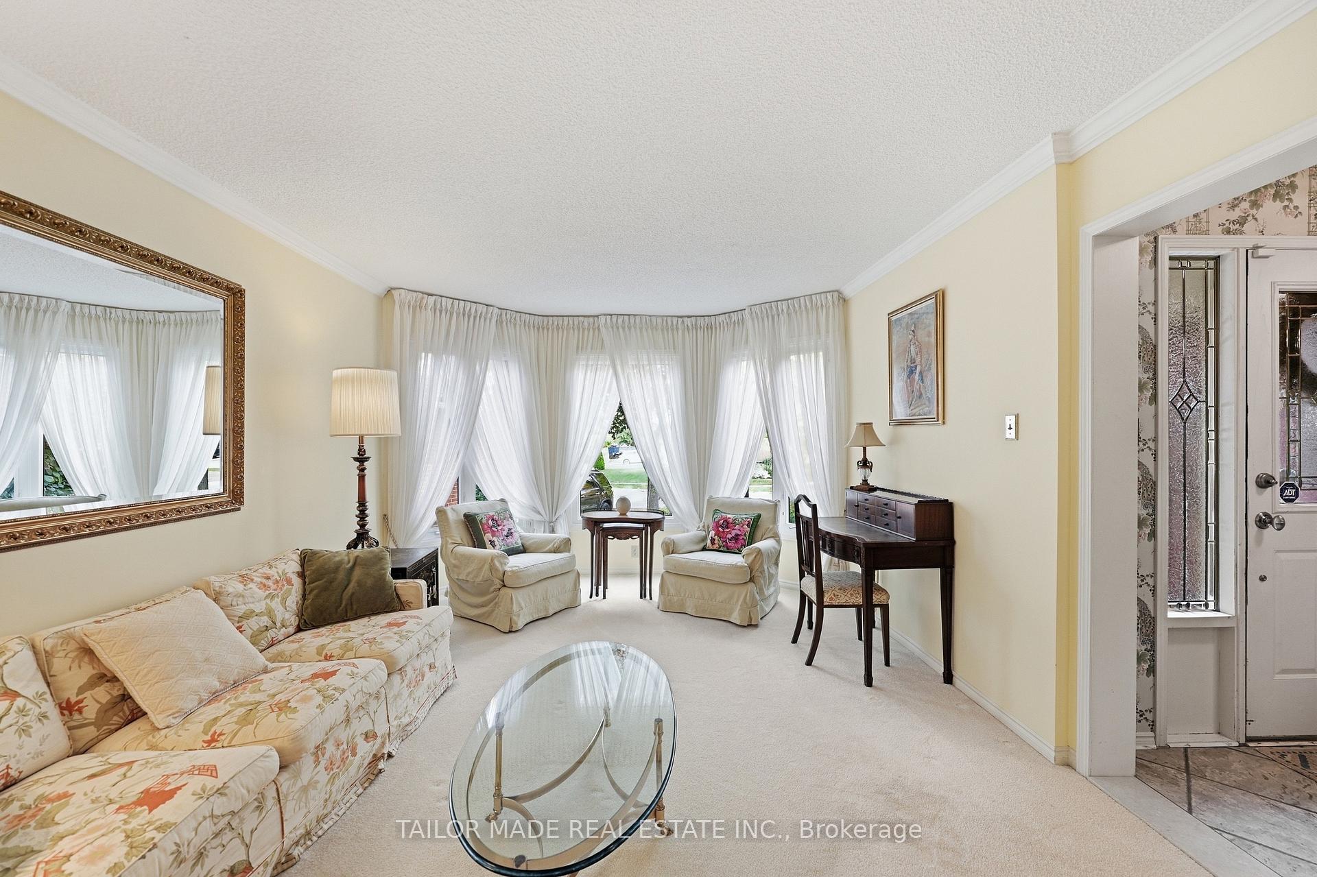 Photo 12 of 52 Casper Crescent, Brampton, Fletcher's Creek South — HOMEH