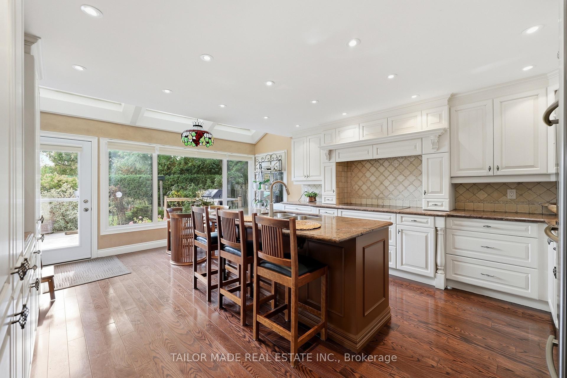 Photo 15 of 52 Casper Crescent, Brampton, Fletcher's Creek South — HOMEH