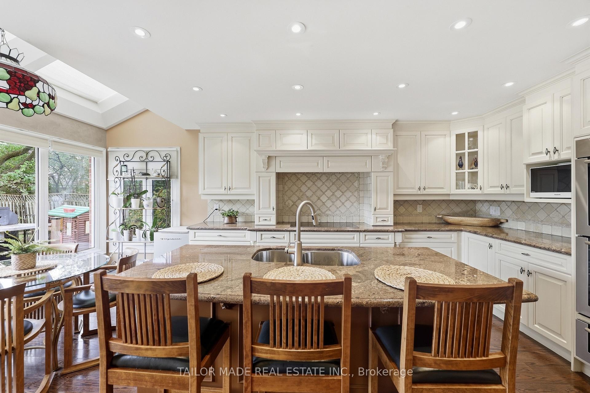 Photo 18 of 52 Casper Crescent, Brampton, Fletcher's Creek South — HOMEH