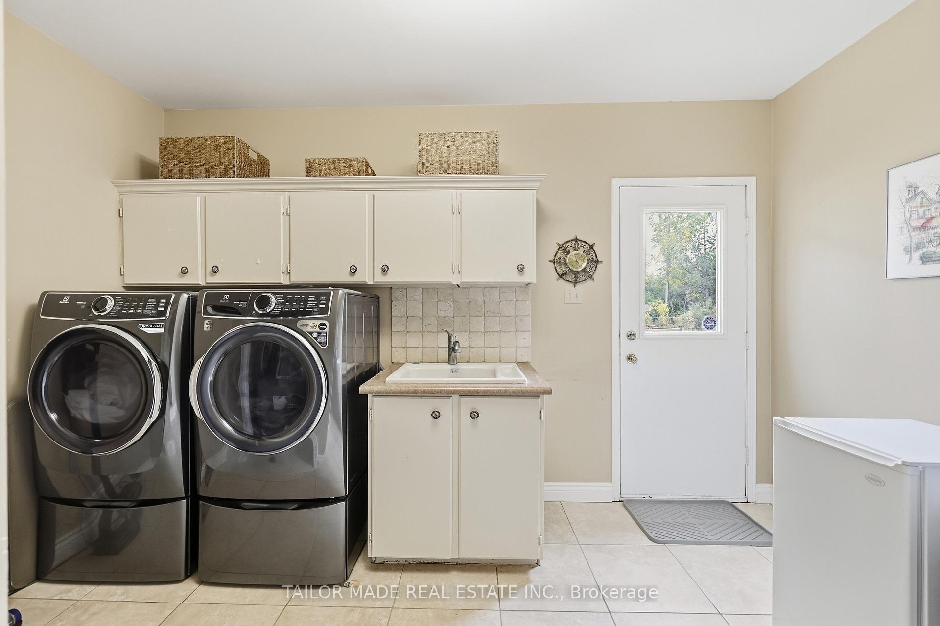 Photo 22 of 52 Casper Crescent, Brampton, Fletcher's Creek South — HOMEH