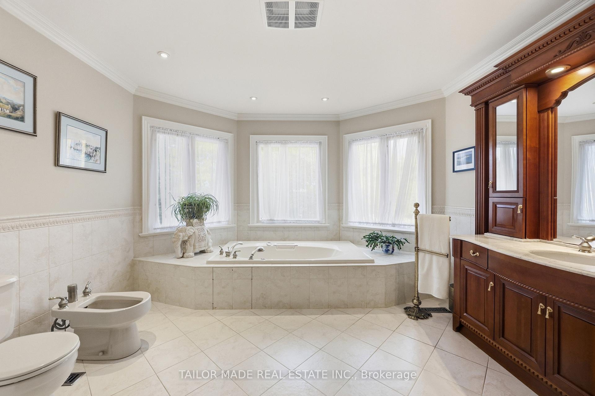 Photo 26 of 52 Casper Crescent, Brampton, Fletcher's Creek South — HOMEH