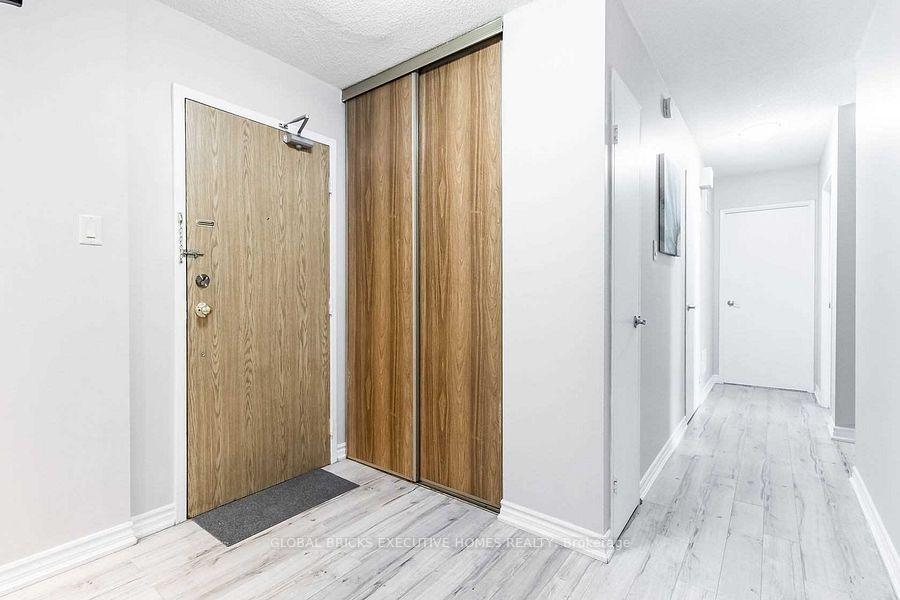Photo 5 of Unit 1101, 4 Lisa Street, Brampton, Queen Street Corridor — HOMEH