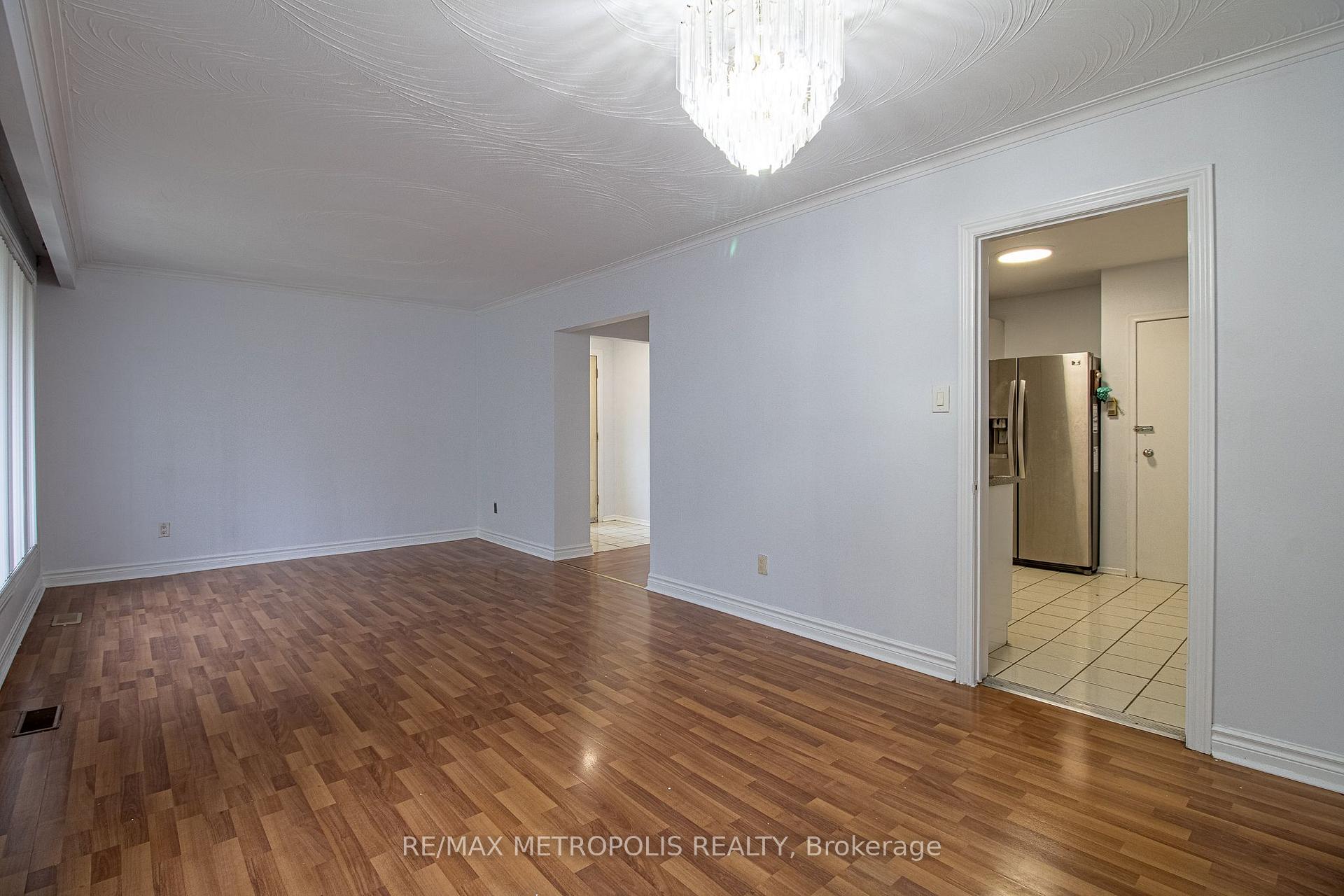 Photo 6 of Unit Upper, 57 Chancellor Drive, Scarborough, Woburn — HOMEH