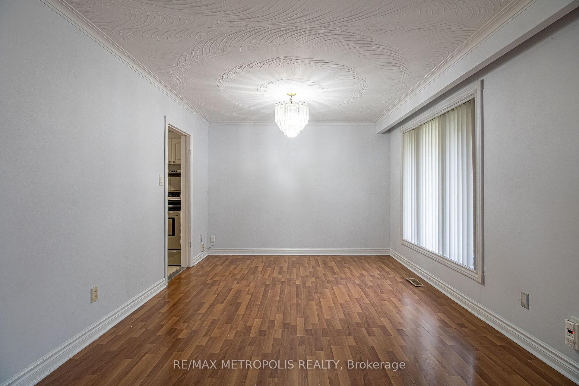 Photo 7 of Unit Upper, 57 Chancellor Drive, Scarborough, Woburn — HOMEH