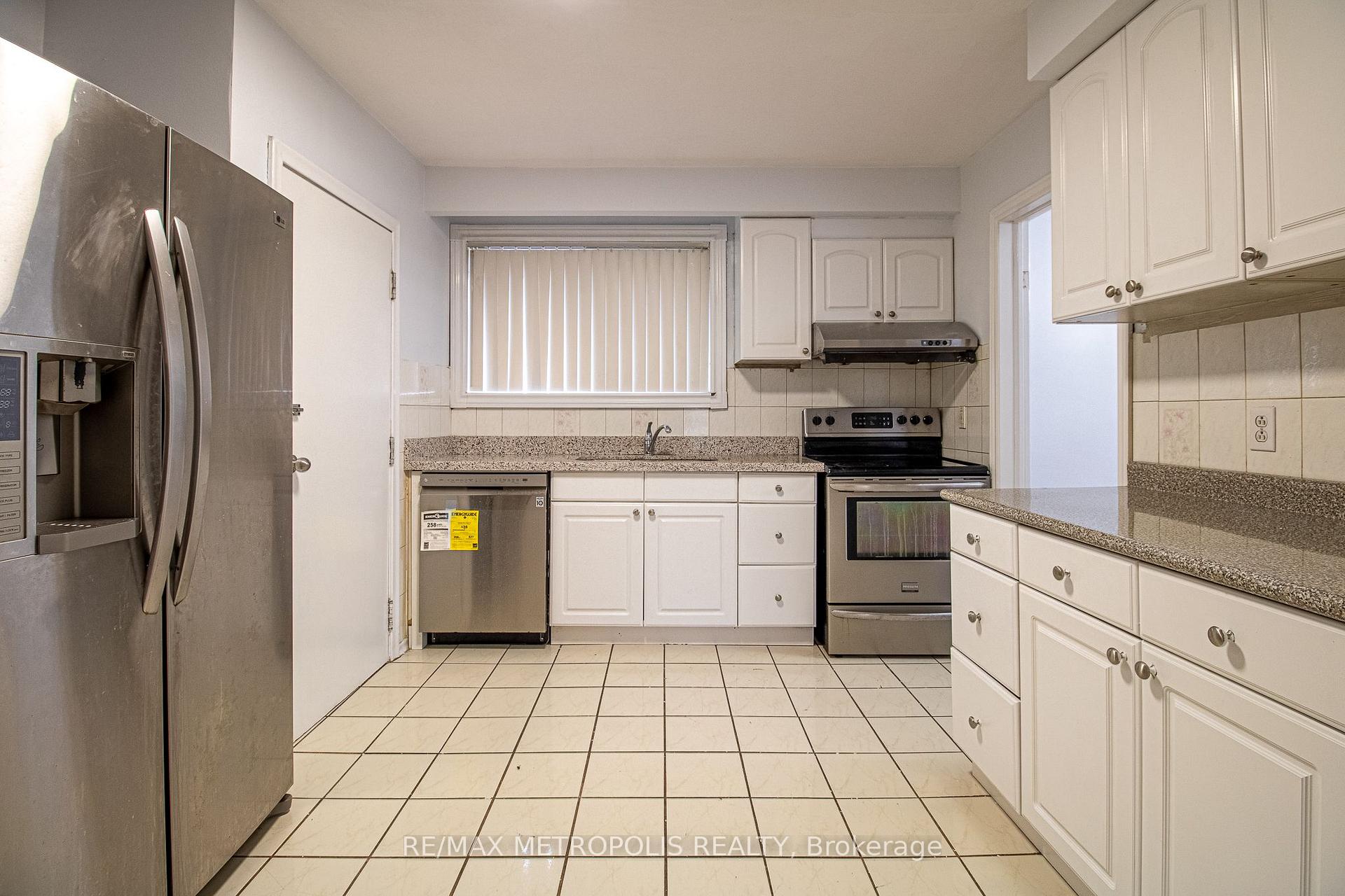 Photo 9 of Unit Upper, 57 Chancellor Drive, Scarborough, Woburn — HOMEH