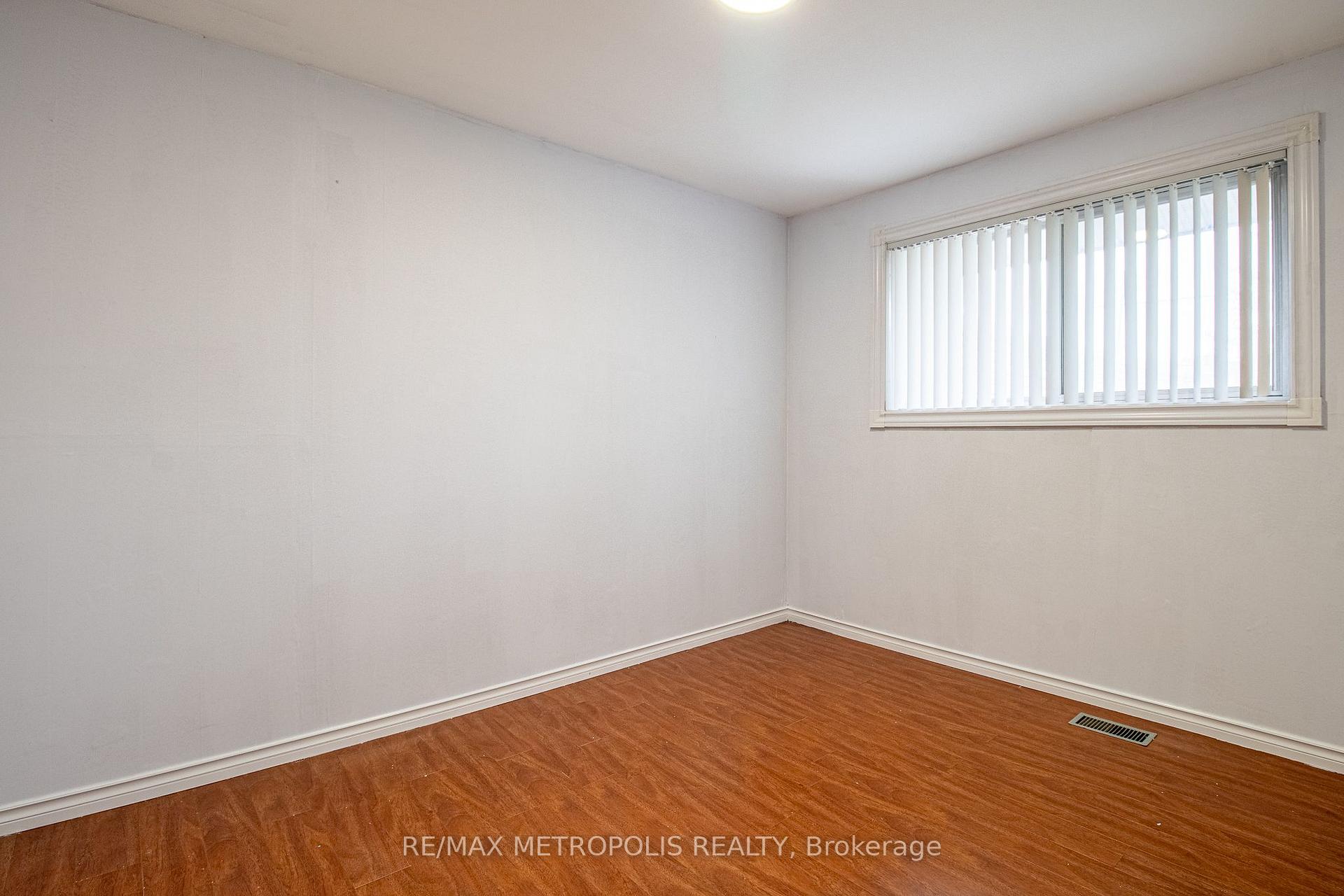 Photo 14 of Unit Upper, 57 Chancellor Drive, Scarborough, Woburn — HOMEH