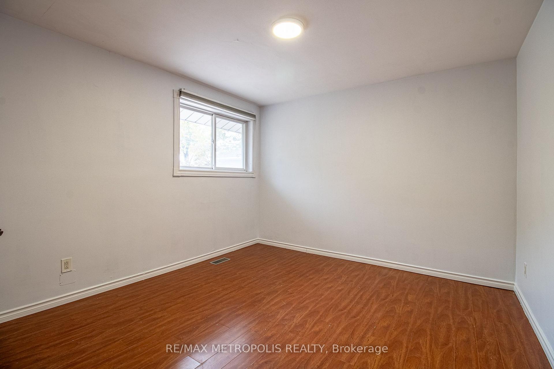 Photo 16 of Unit Upper, 57 Chancellor Drive, Scarborough, Woburn — HOMEH