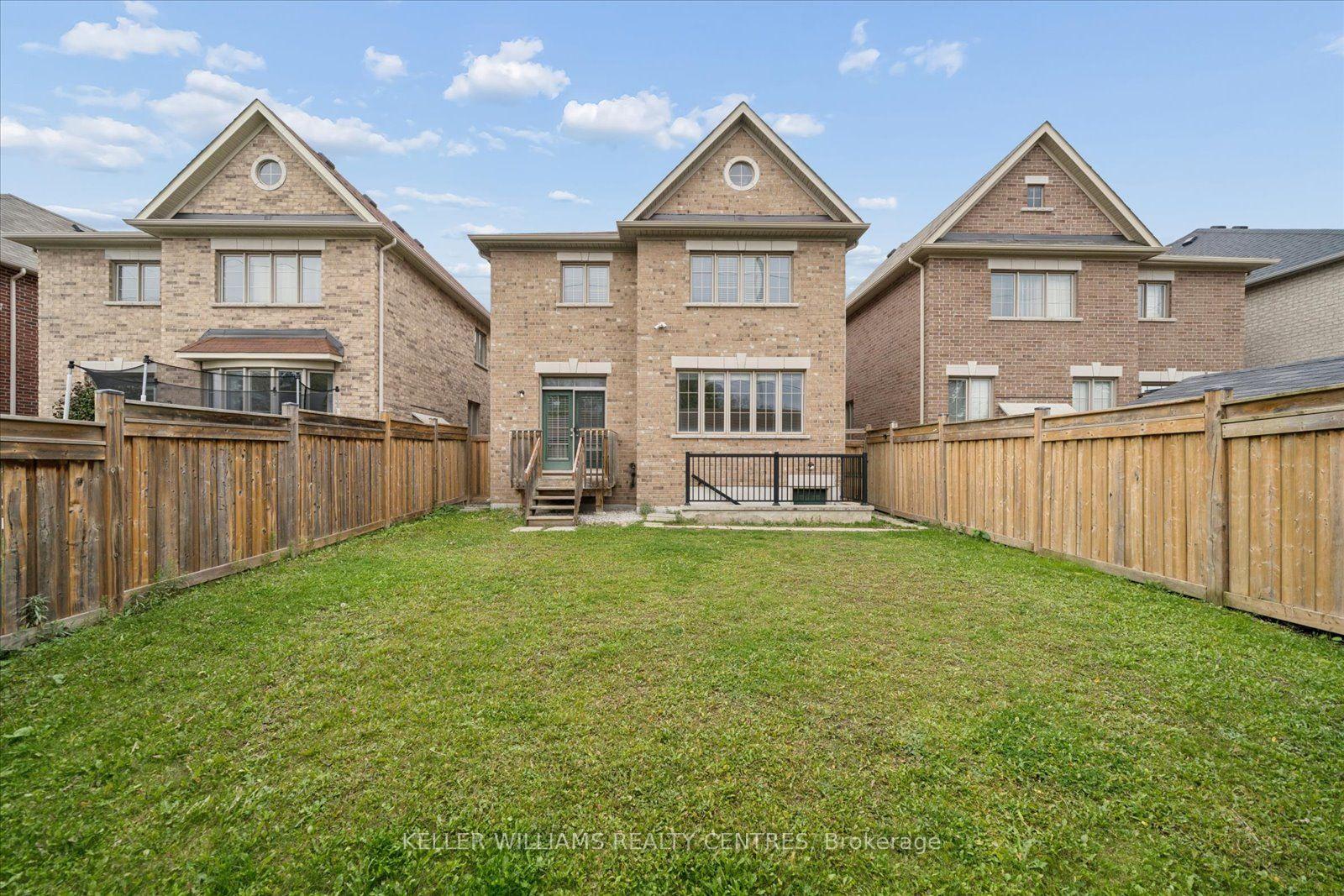 Photo 17 of 668 McGregor Farm Trail, Newmarket, Glenway Estates — HOMEH