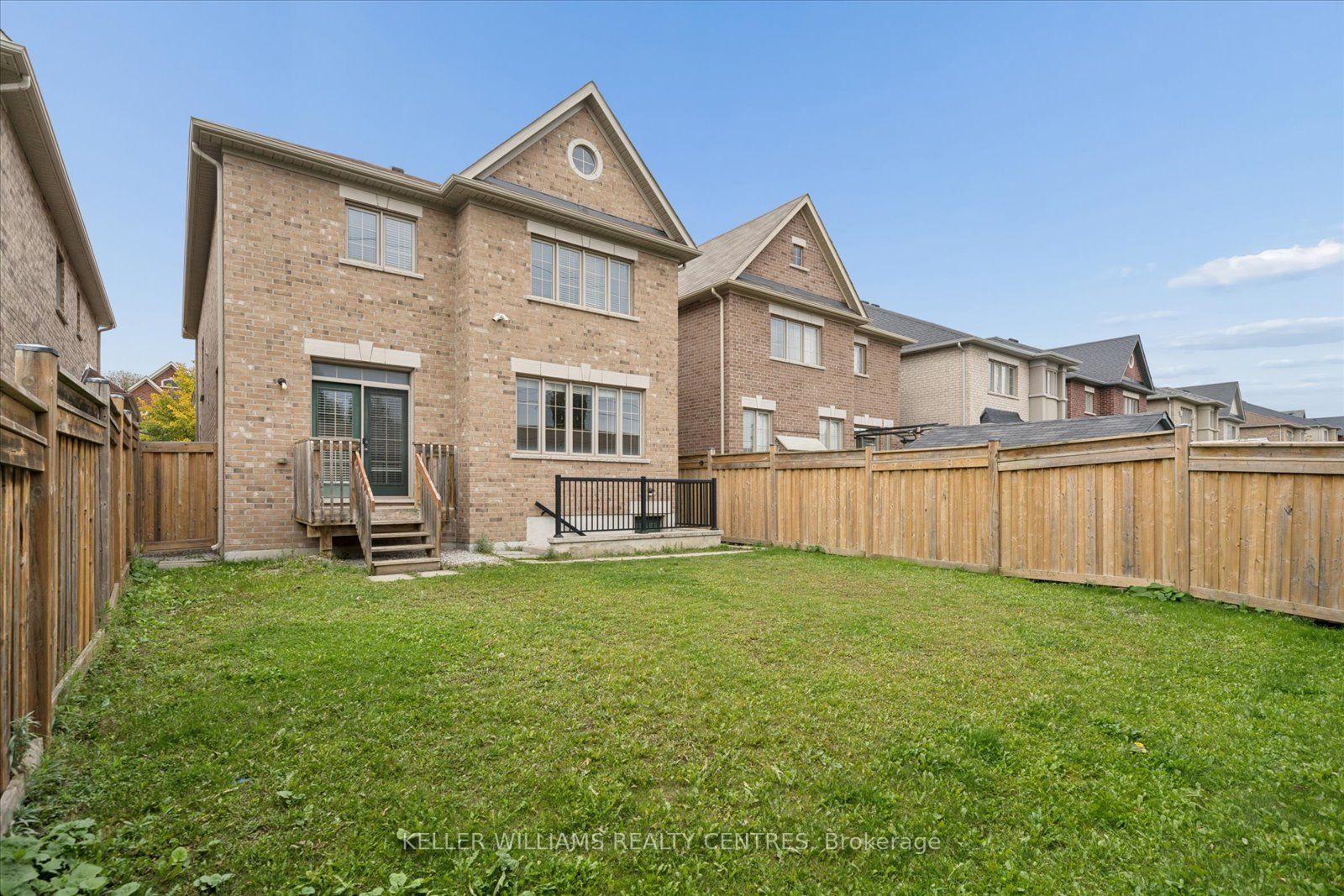 Photo 18 of 668 McGregor Farm Trail, Newmarket, Glenway Estates — HOMEH