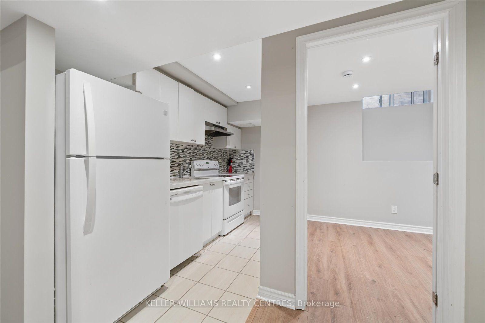 Photo 21 of 668 McGregor Farm Trail, Newmarket, Glenway Estates — HOMEH