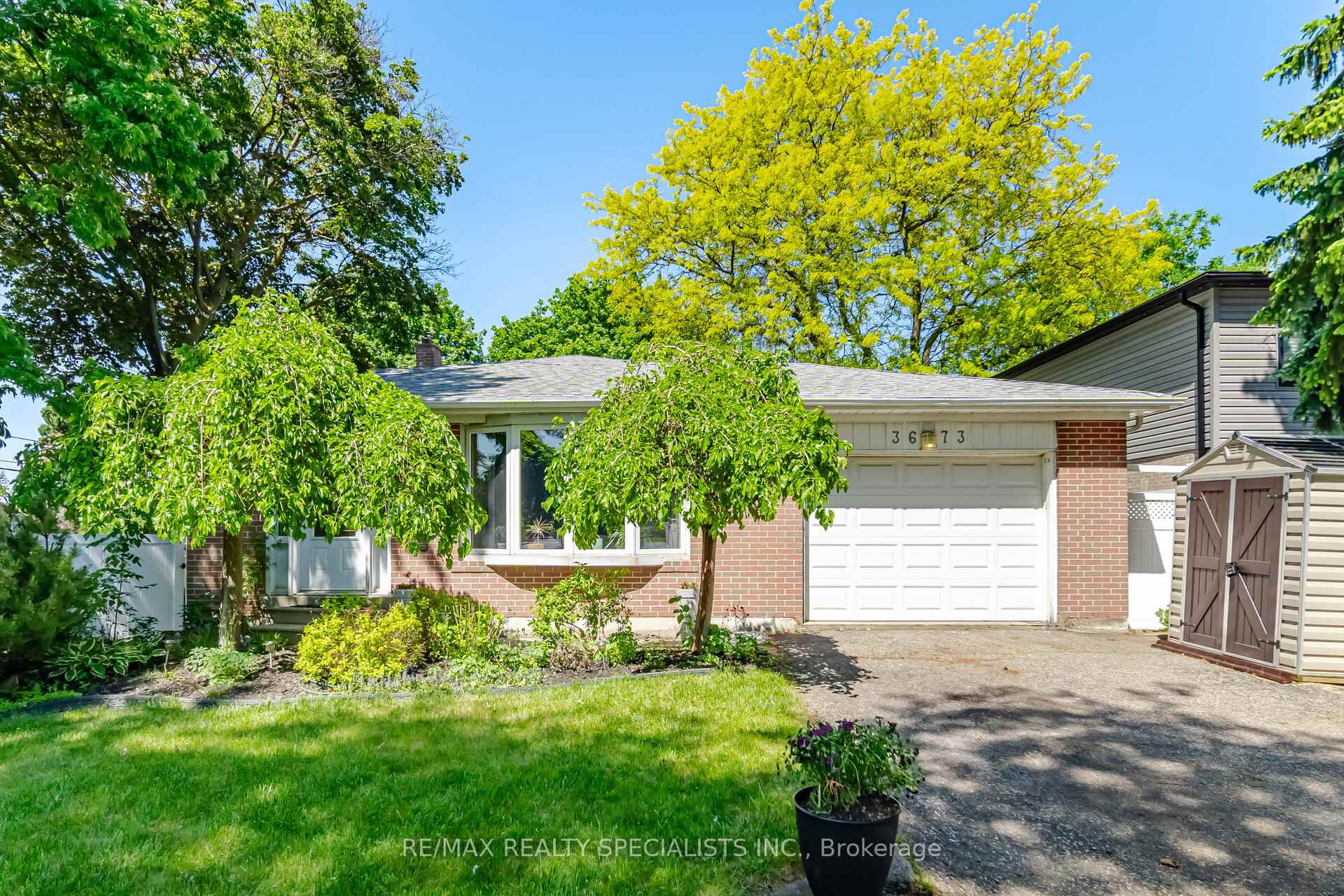Photo 1 of 3673 Fieldgate Drive, Mississauga, Applewood — HOMEH