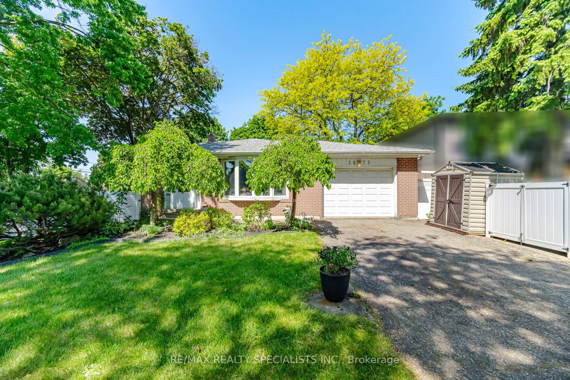 Photo 2 of 3673 Fieldgate Drive, Mississauga, Applewood — HOMEH