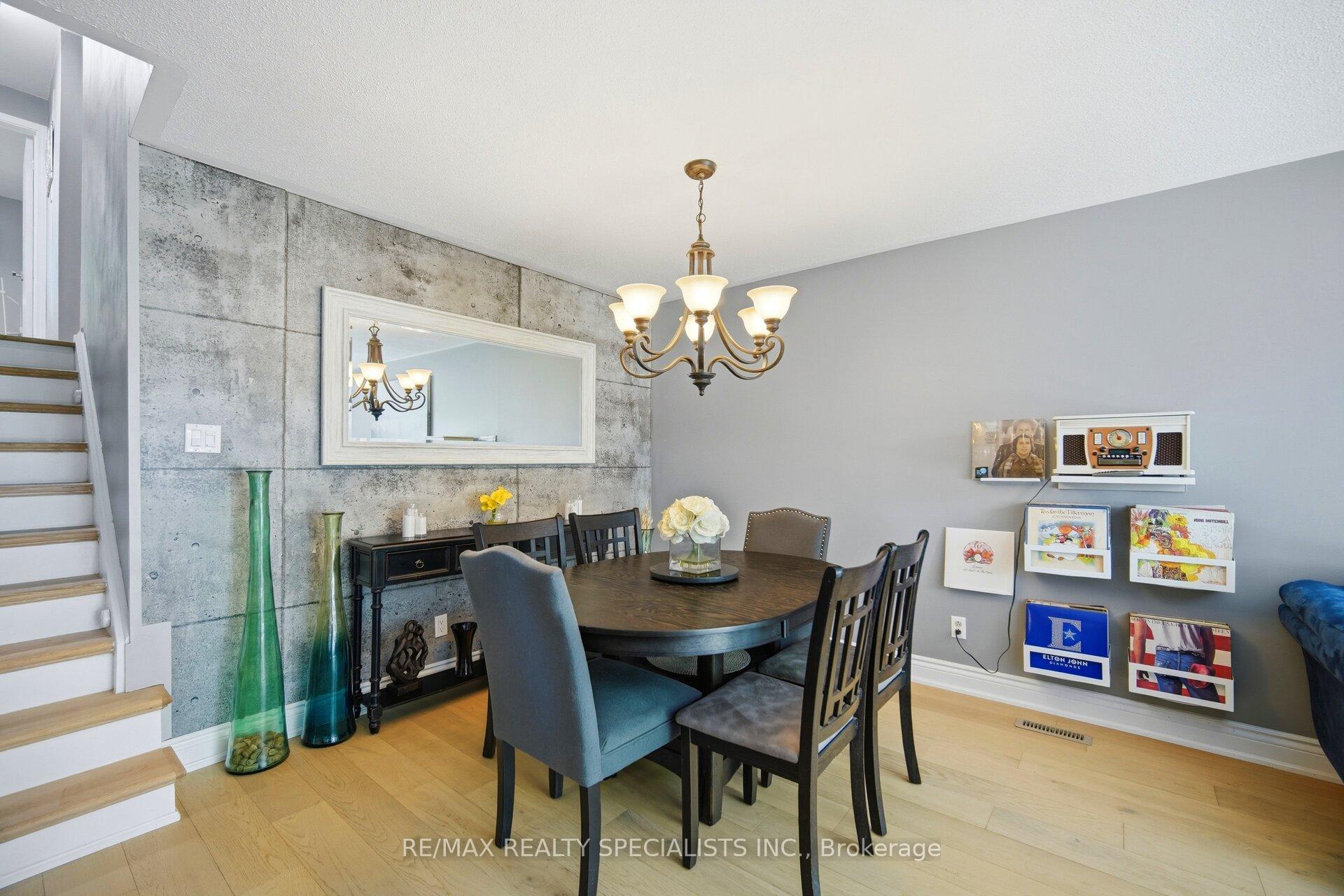 Photo 11 of 3673 Fieldgate Drive, Mississauga, Applewood — HOMEH