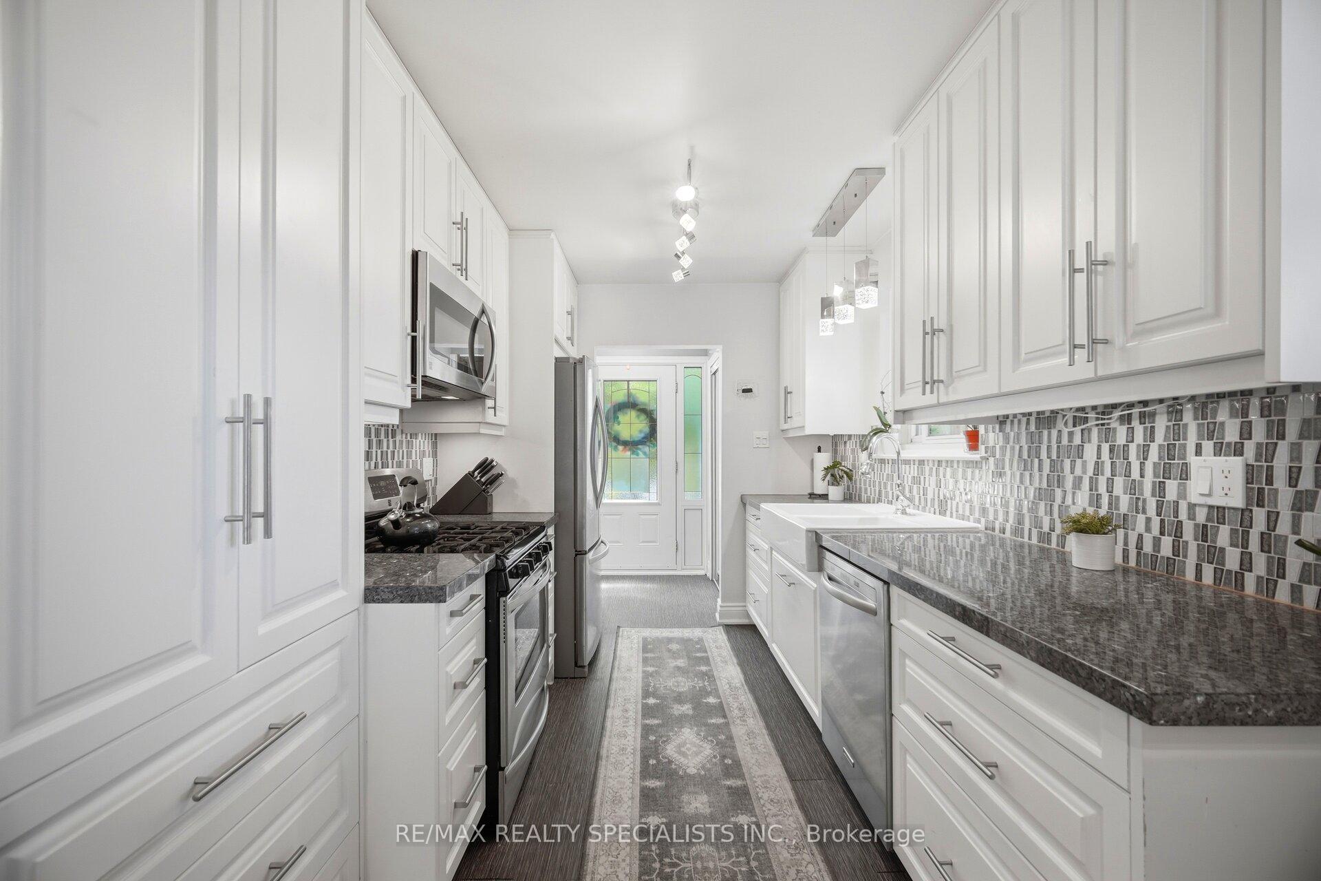 Photo 13 of 3673 Fieldgate Drive, Mississauga, Applewood — HOMEH