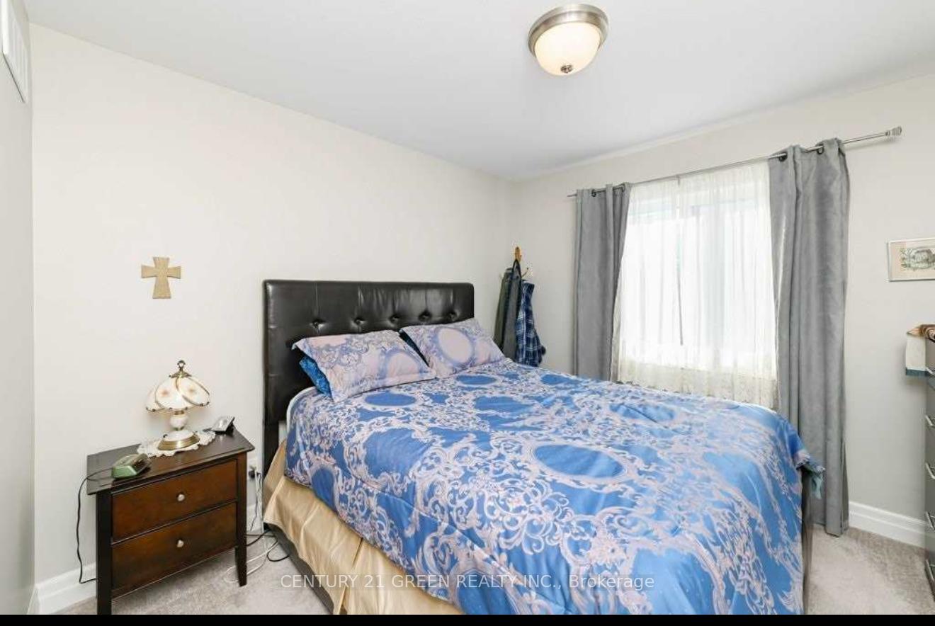 Photo 13 of 100 Spruce Gardens Court, Belleville, Belleville Ward — HOMEH