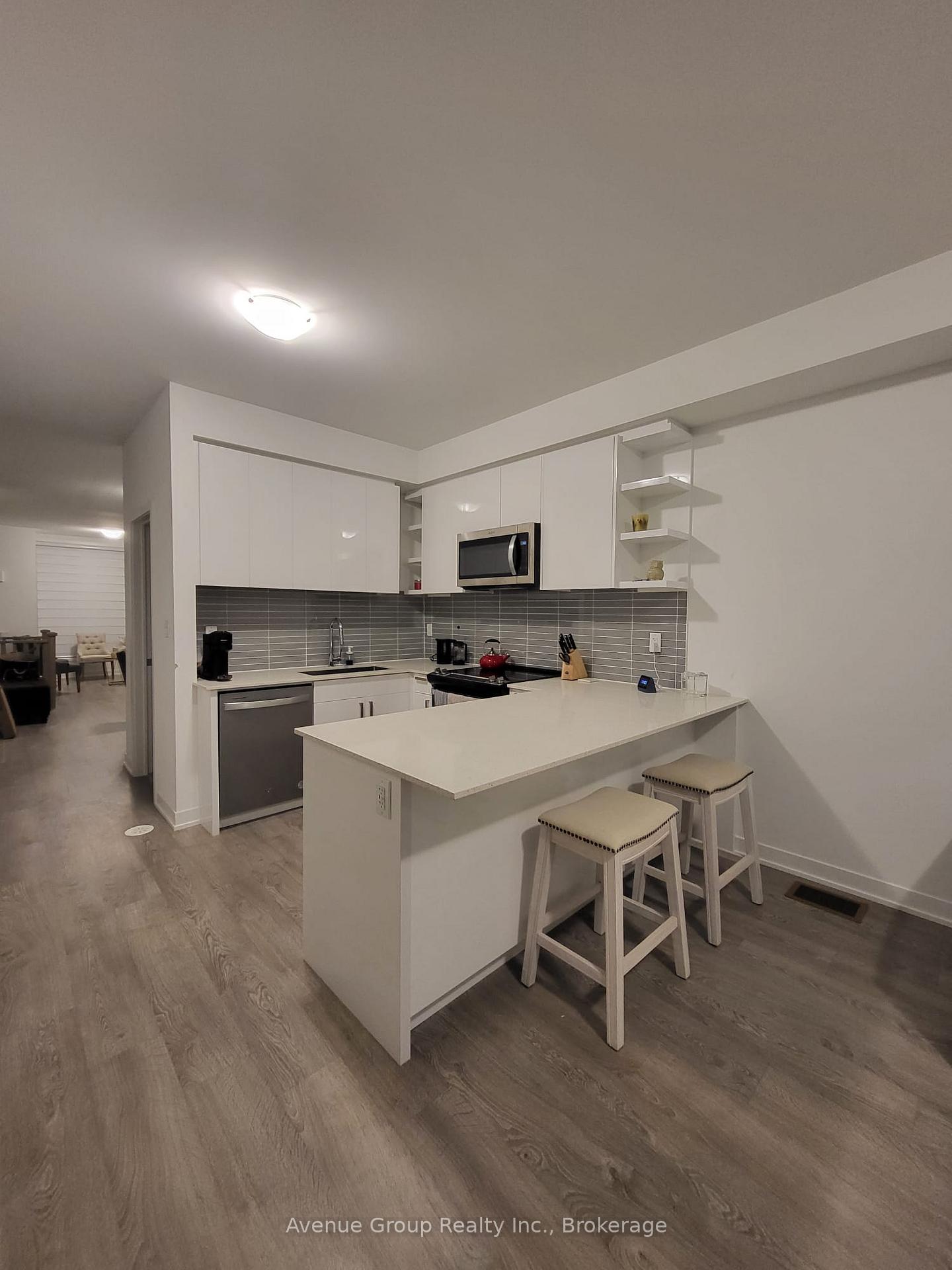 Photo 2 of 60 Hooyo Terrace, Toronto, Englemount-Lawrence — HOMEH