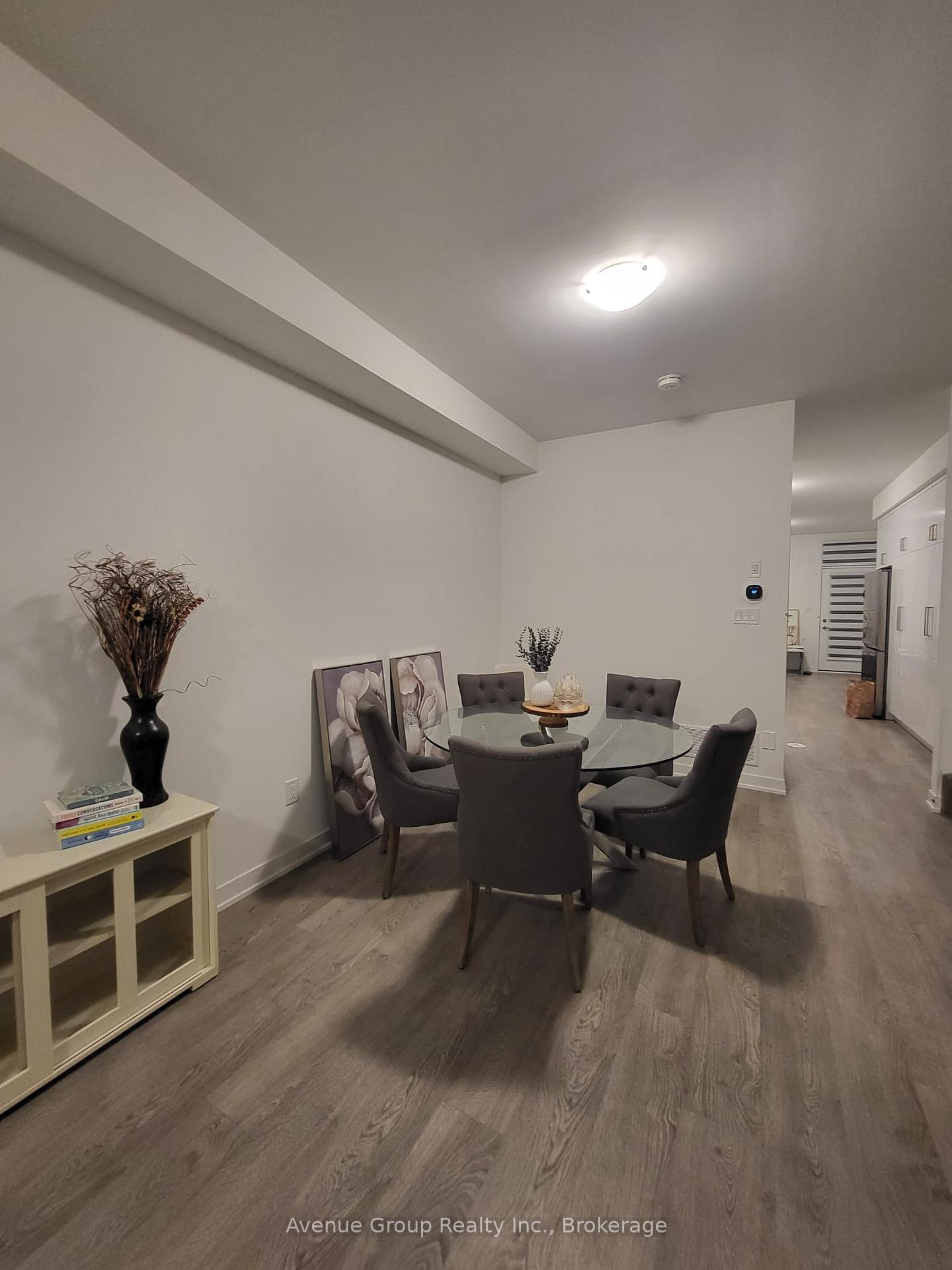 Photo 8 of 60 Hooyo Terrace, Toronto, Englemount-Lawrence — HOMEH