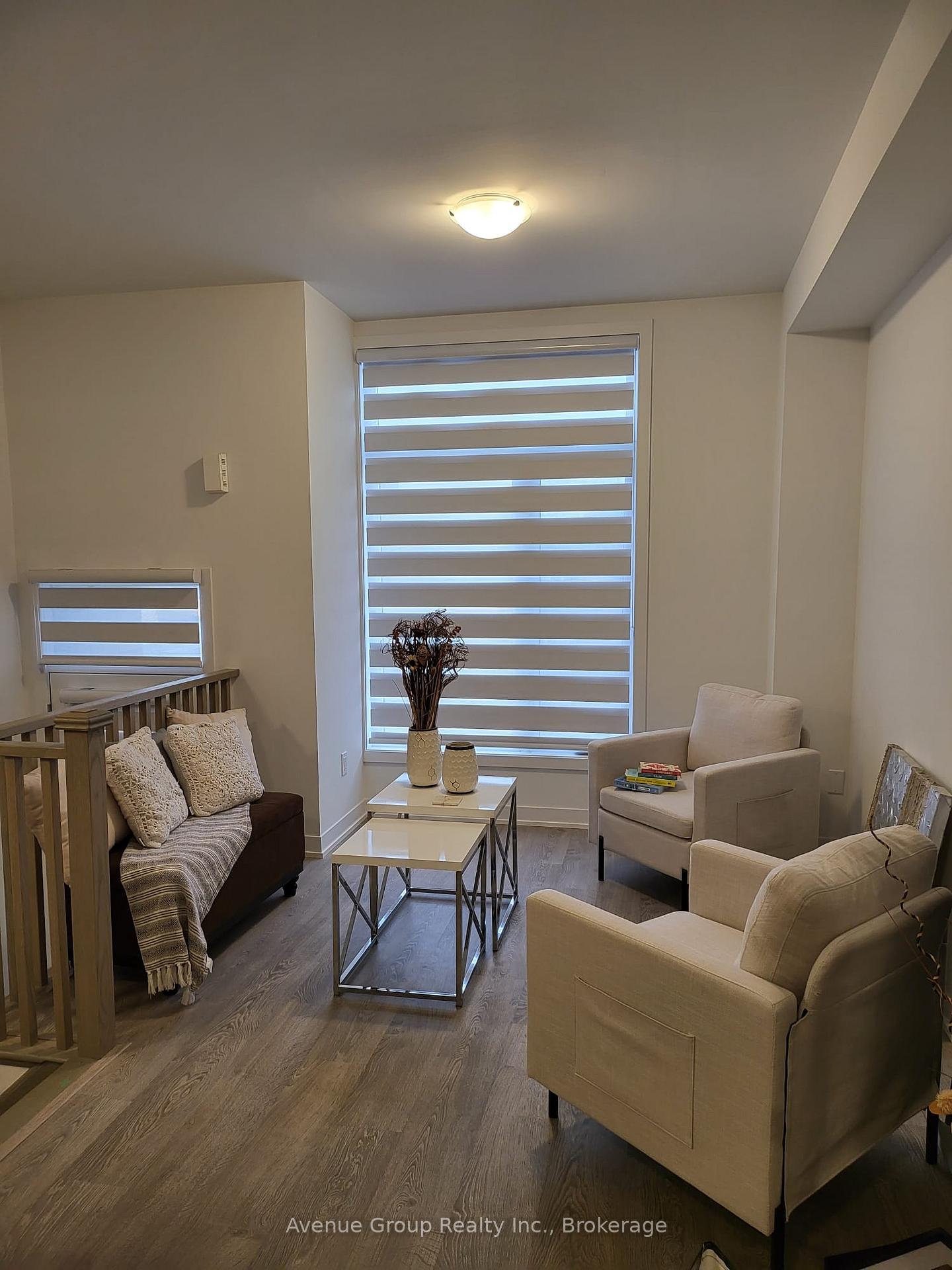 Photo 10 of 60 Hooyo Terrace, Toronto, Englemount-Lawrence — HOMEH
