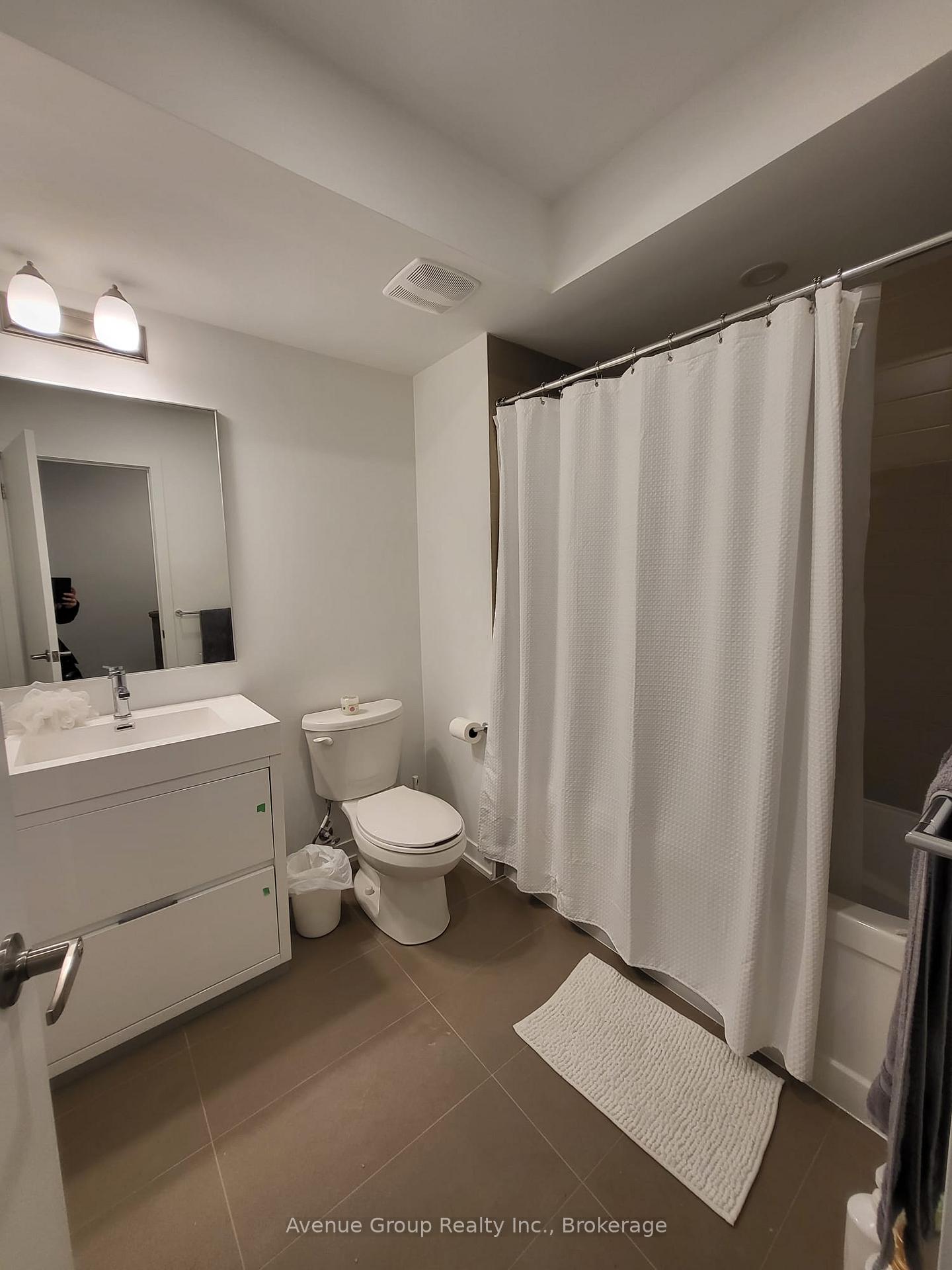 Photo 12 of 60 Hooyo Terrace, Toronto, Englemount-Lawrence — HOMEH