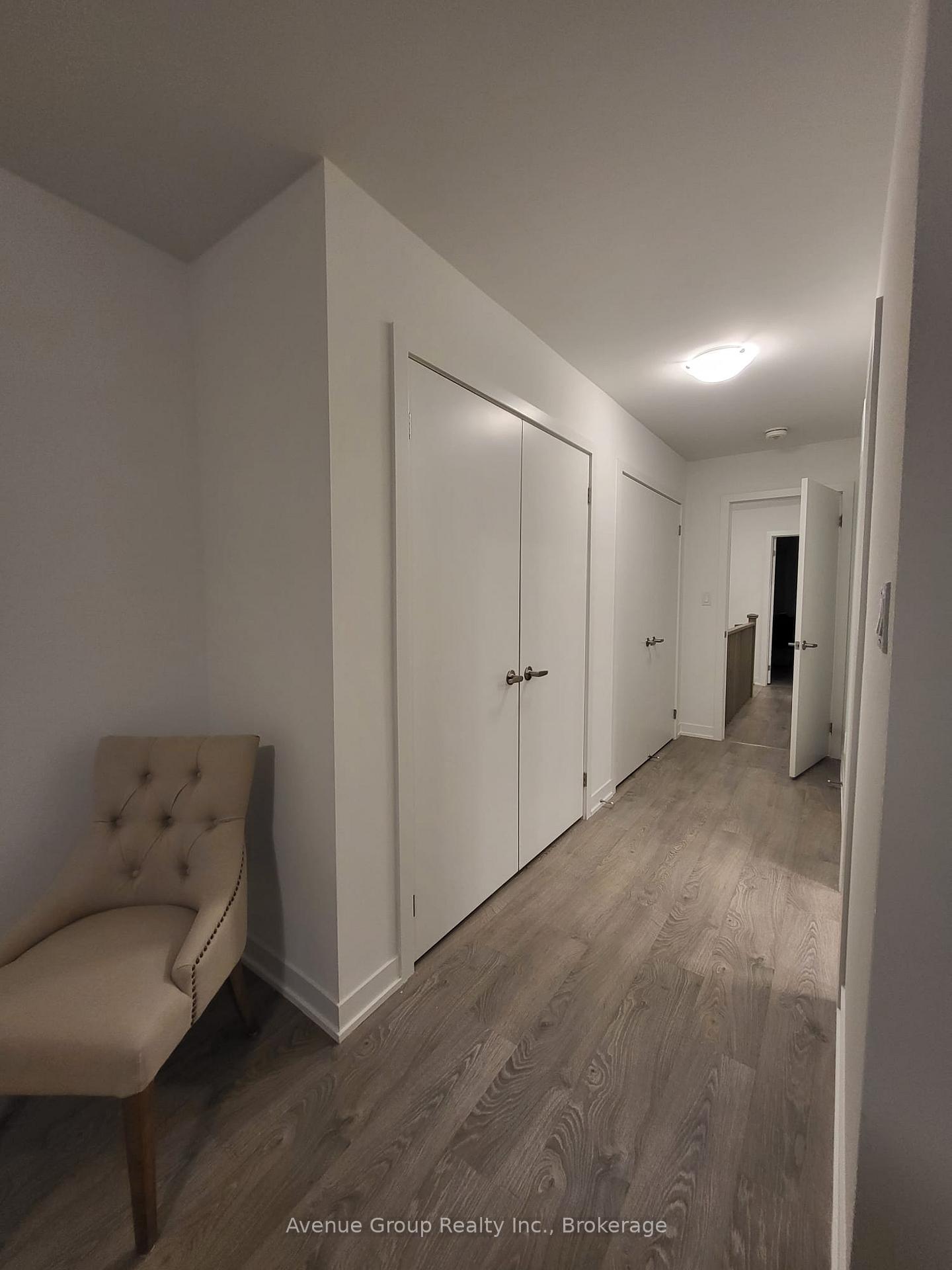 Photo 16 of 60 Hooyo Terrace, Toronto, Englemount-Lawrence — HOMEH