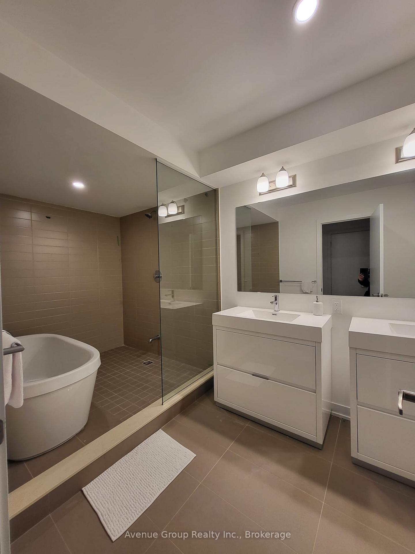 Photo 17 of 60 Hooyo Terrace, Toronto, Englemount-Lawrence — HOMEH