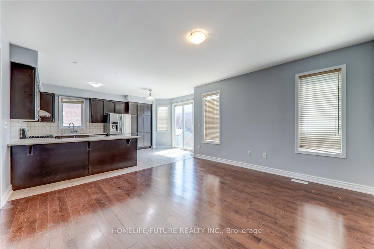 Photo 9 of Unit Main & 2nd, 49 Peppermint Close, Brampton, Bram East — HOMEH