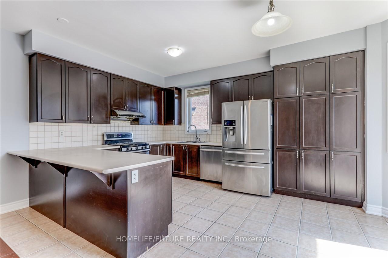 Photo 10 of Unit Main & 2nd, 49 Peppermint Close, Brampton, Bram East — HOMEH