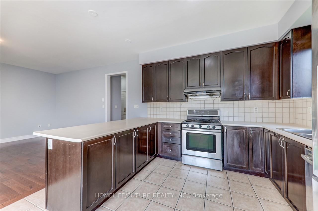 Photo 12 of Unit Main & 2nd, 49 Peppermint Close, Brampton, Bram East — HOMEH