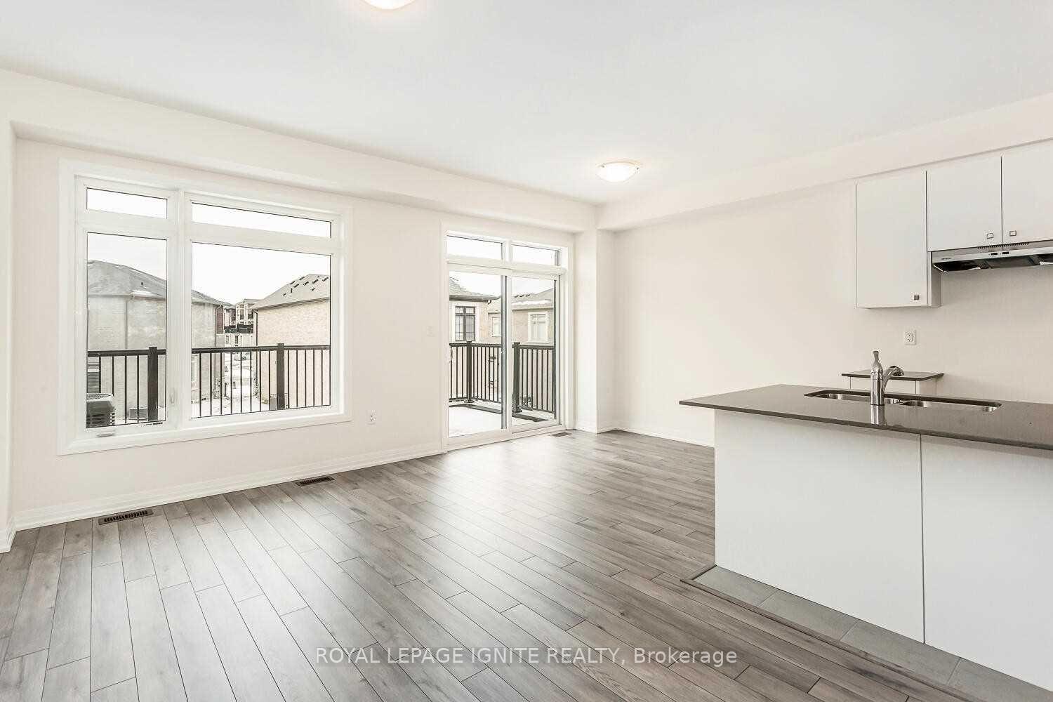 Photo 5 of 44 Skyridge Drive, Brampton, Bram East — HOMEH