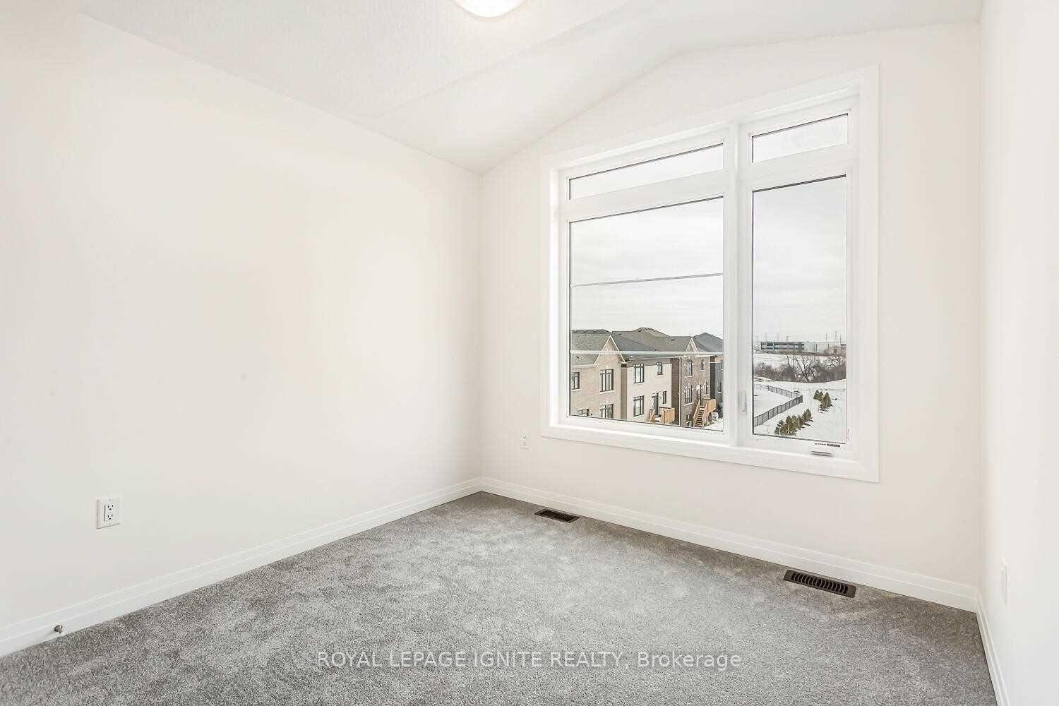 Photo 16 of 44 Skyridge Drive, Brampton, Bram East — HOMEH