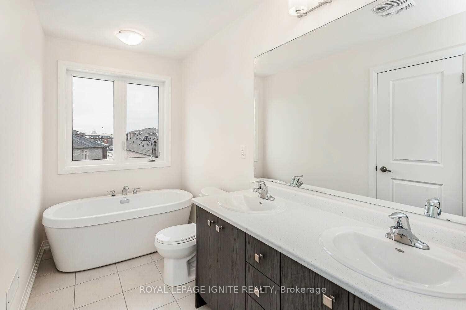 Photo 17 of 44 Skyridge Drive, Brampton, Bram East — HOMEH