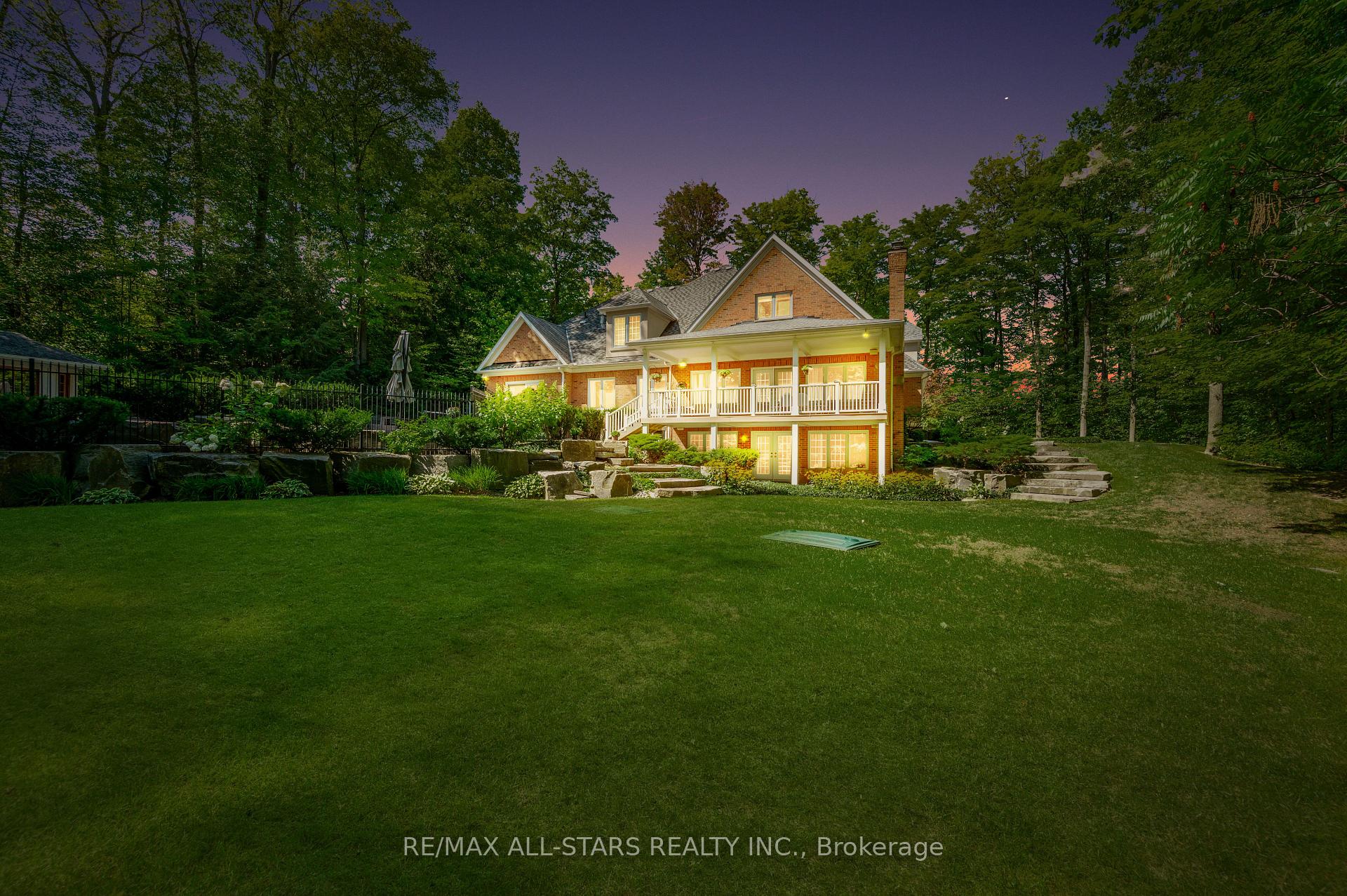 Photo 2 of 3 Bridgewater Drive, Richmond Hill, Rural Richmond Hill — HOMEH
