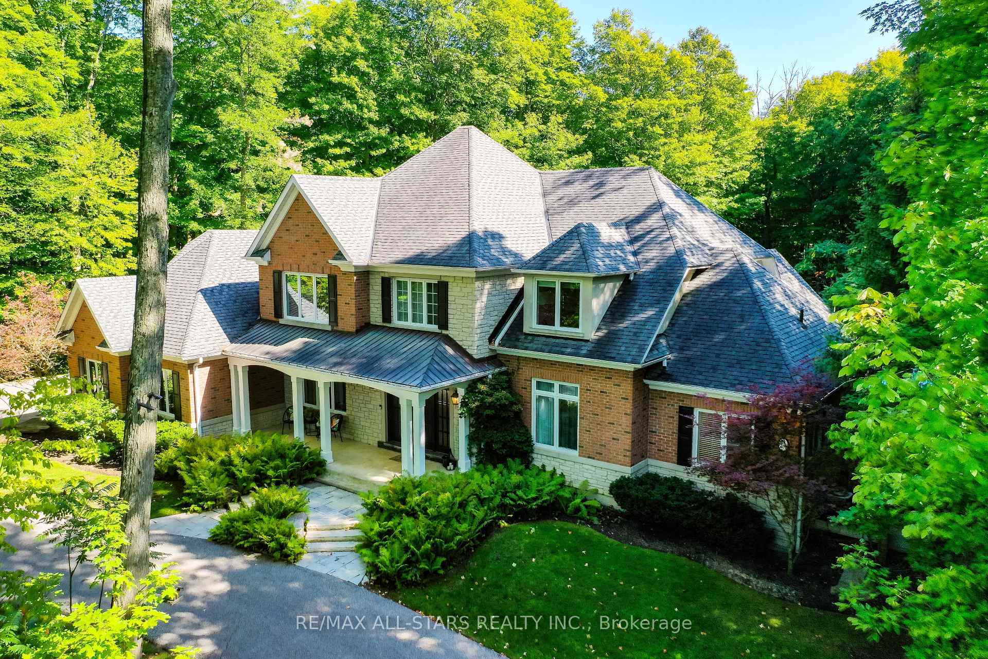 Photo 3 of 3 Bridgewater Drive, Richmond Hill, Rural Richmond Hill — HOMEH