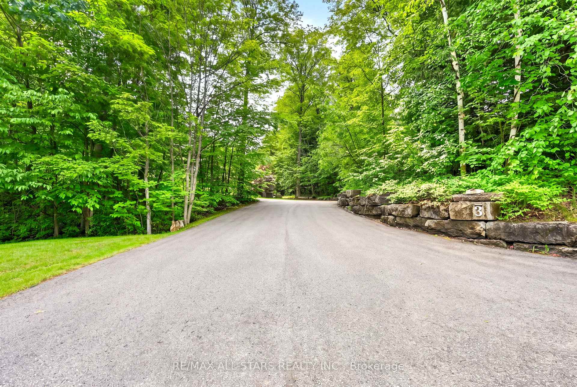 Photo 5 of 3 Bridgewater Drive, Richmond Hill, Rural Richmond Hill — HOMEH