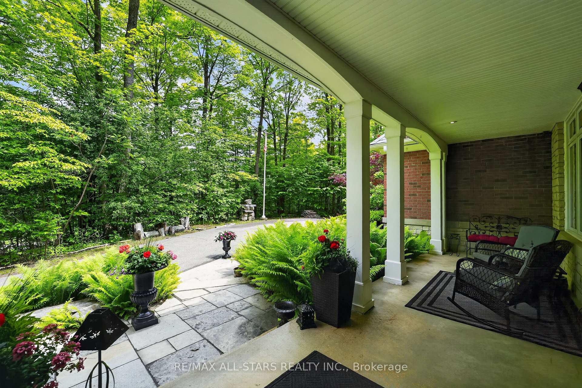 Photo 9 of 3 Bridgewater Drive, Richmond Hill, Rural Richmond Hill — HOMEH