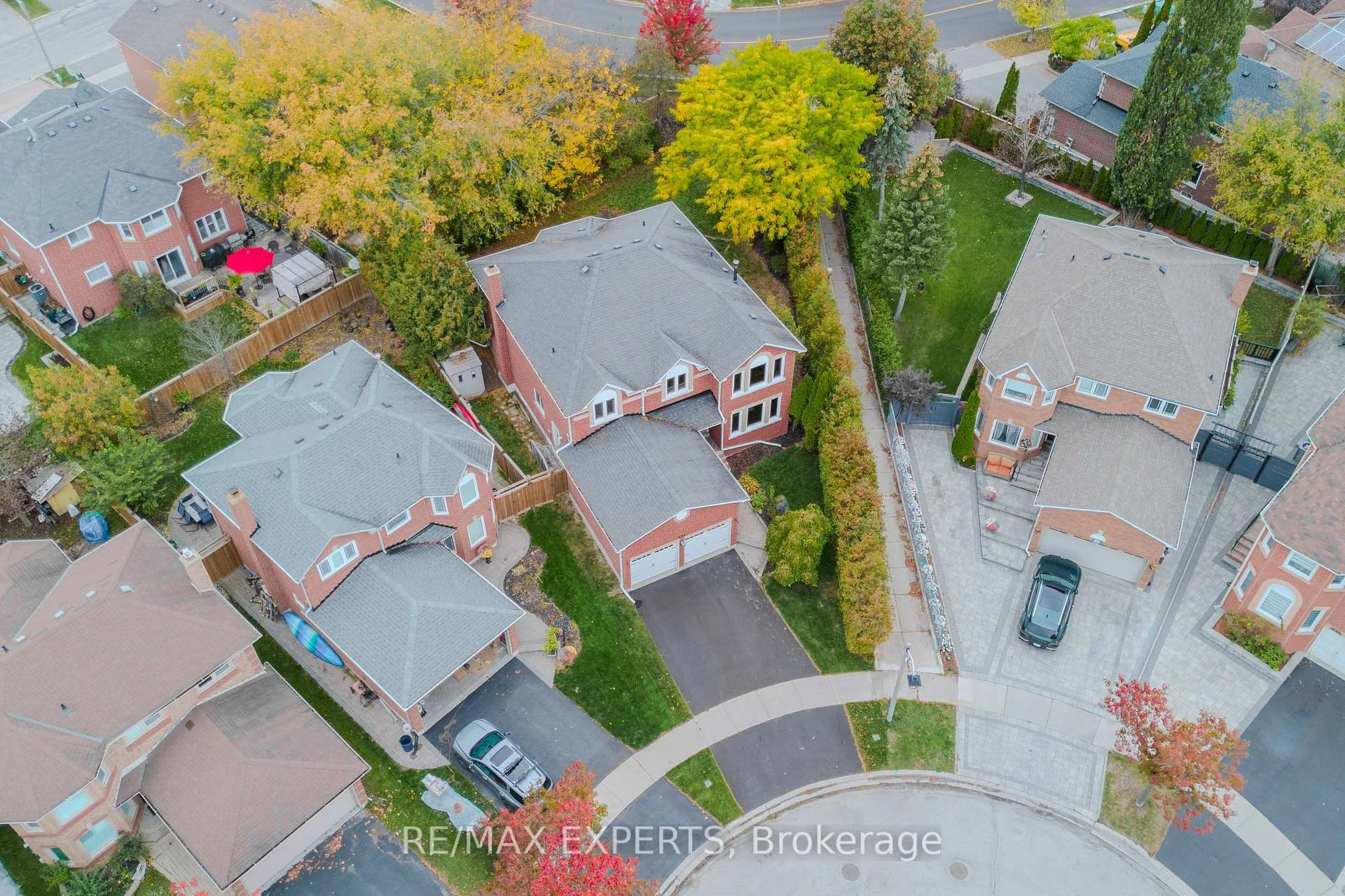 Photo 2 of 231 Mossbrook Square, Pickering, Highbush — HOMEH