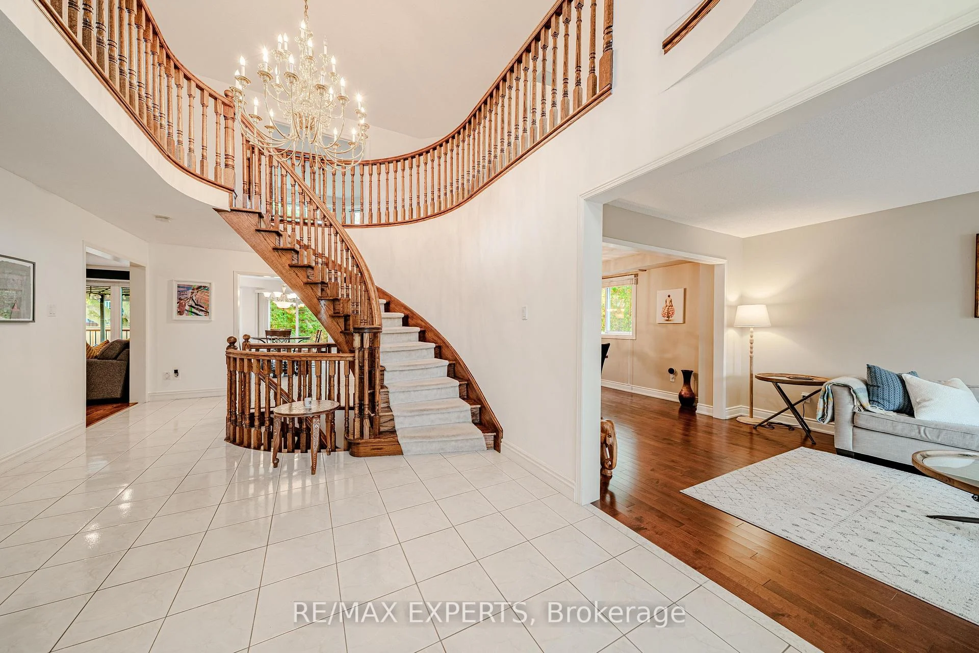Photo 4 of 231 Mossbrook Square, Pickering, Highbush — HOMEH