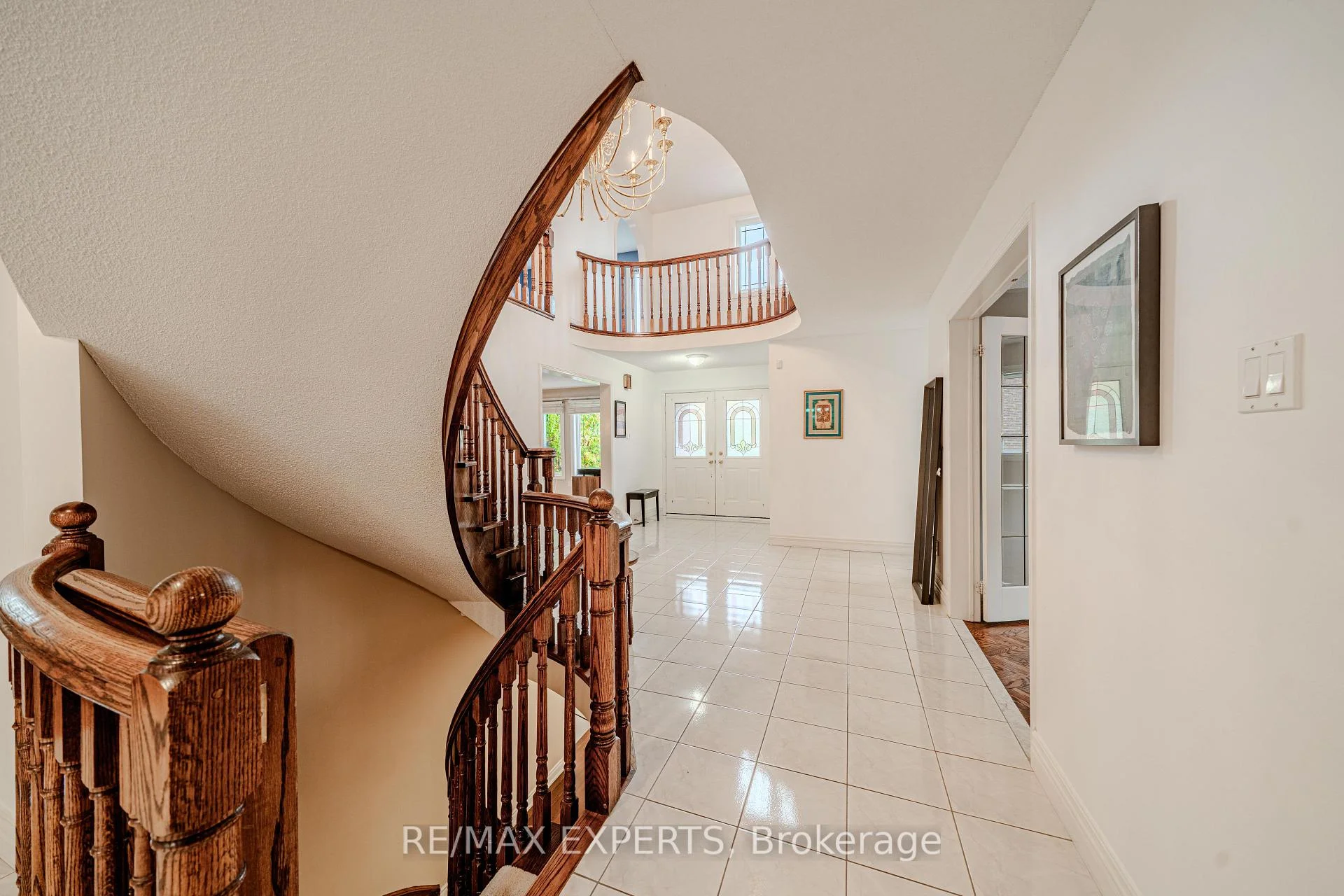 Photo 5 of 231 Mossbrook Square, Pickering, Highbush — HOMEH