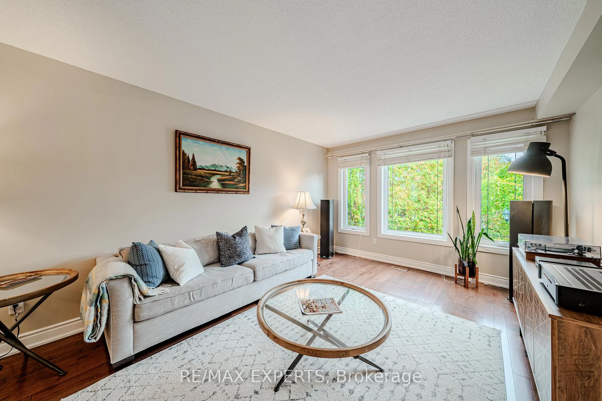 Photo 7 of 231 Mossbrook Square, Pickering, Highbush — HOMEH