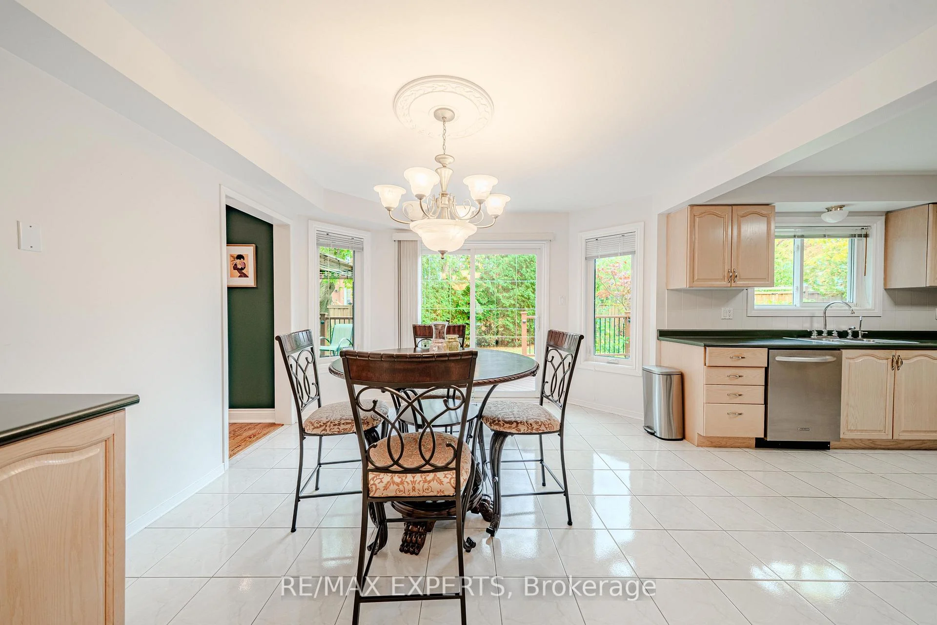 Photo 14 of 231 Mossbrook Square, Pickering, Highbush — HOMEH