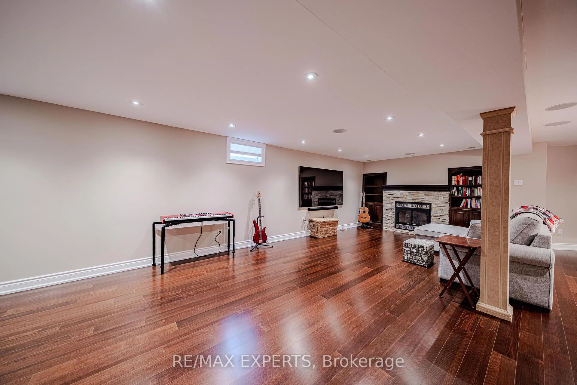 Photo 40 of 231 Mossbrook Square, Pickering, Highbush — HOMEH