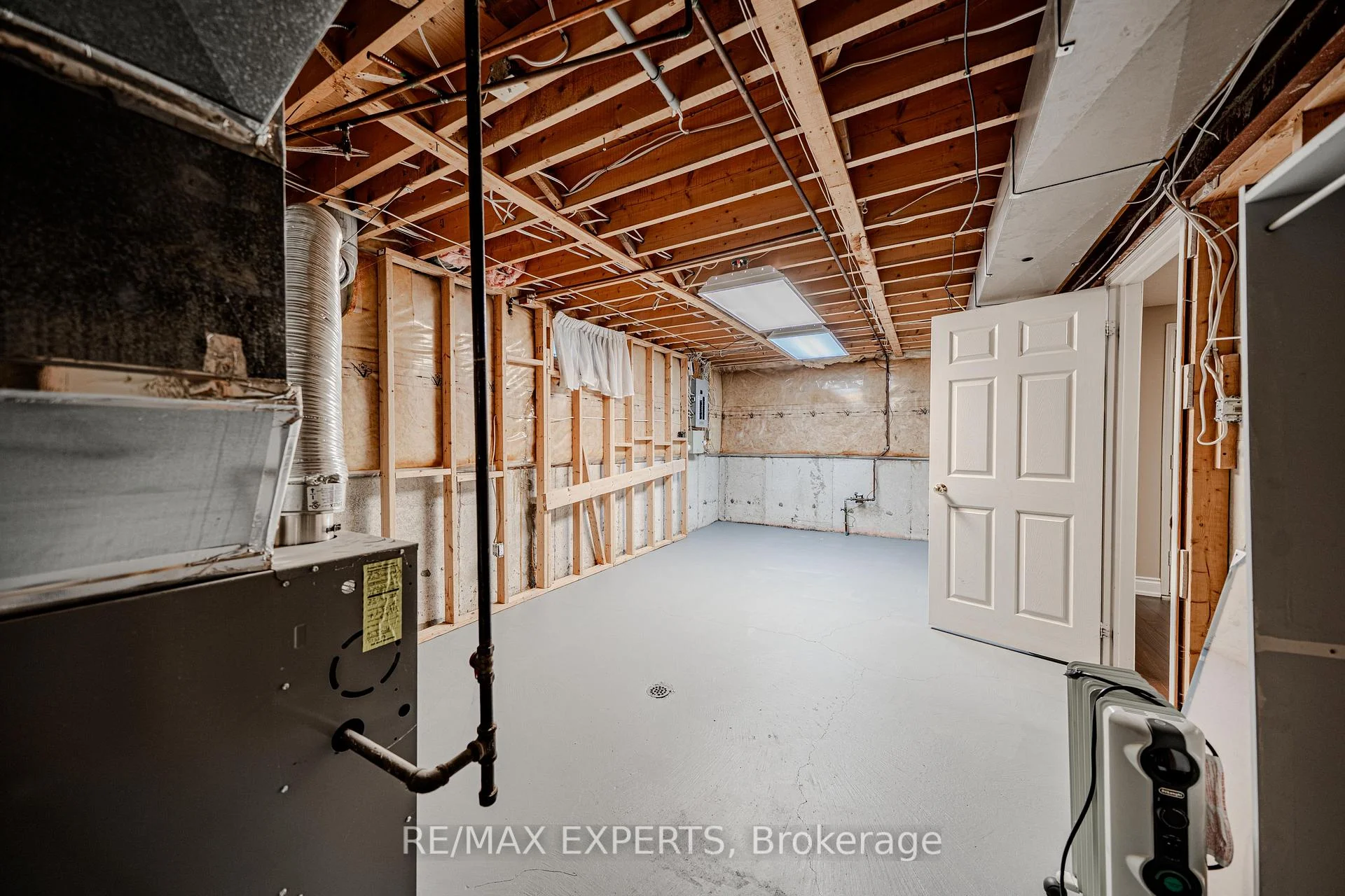 Photo 48 of 231 Mossbrook Square, Pickering, Highbush — HOMEH