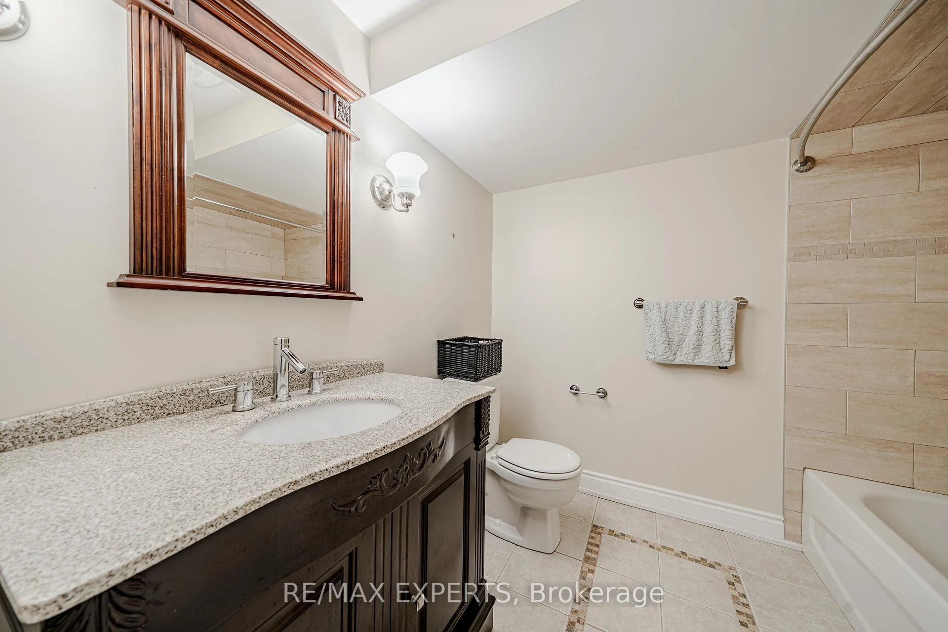 Photo 49 of 231 Mossbrook Square, Pickering, Highbush — HOMEH