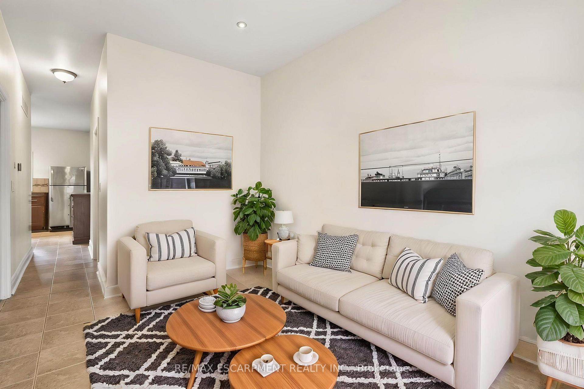 Photo 5 of 57 Tisdale Street N, Hamilton, Landsdale — HOMEH