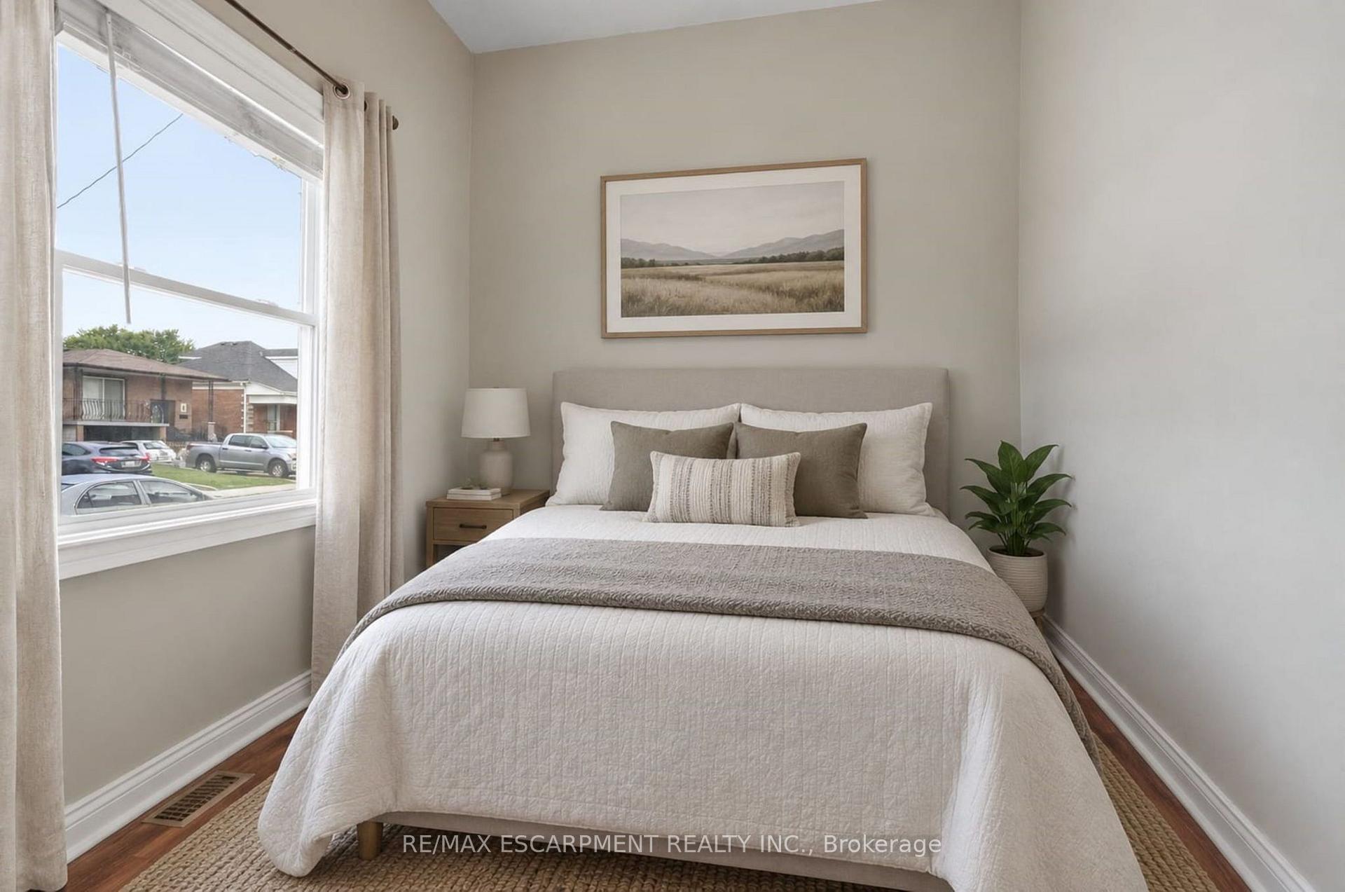Photo 7 of 57 Tisdale Street N, Hamilton, Landsdale — HOMEH