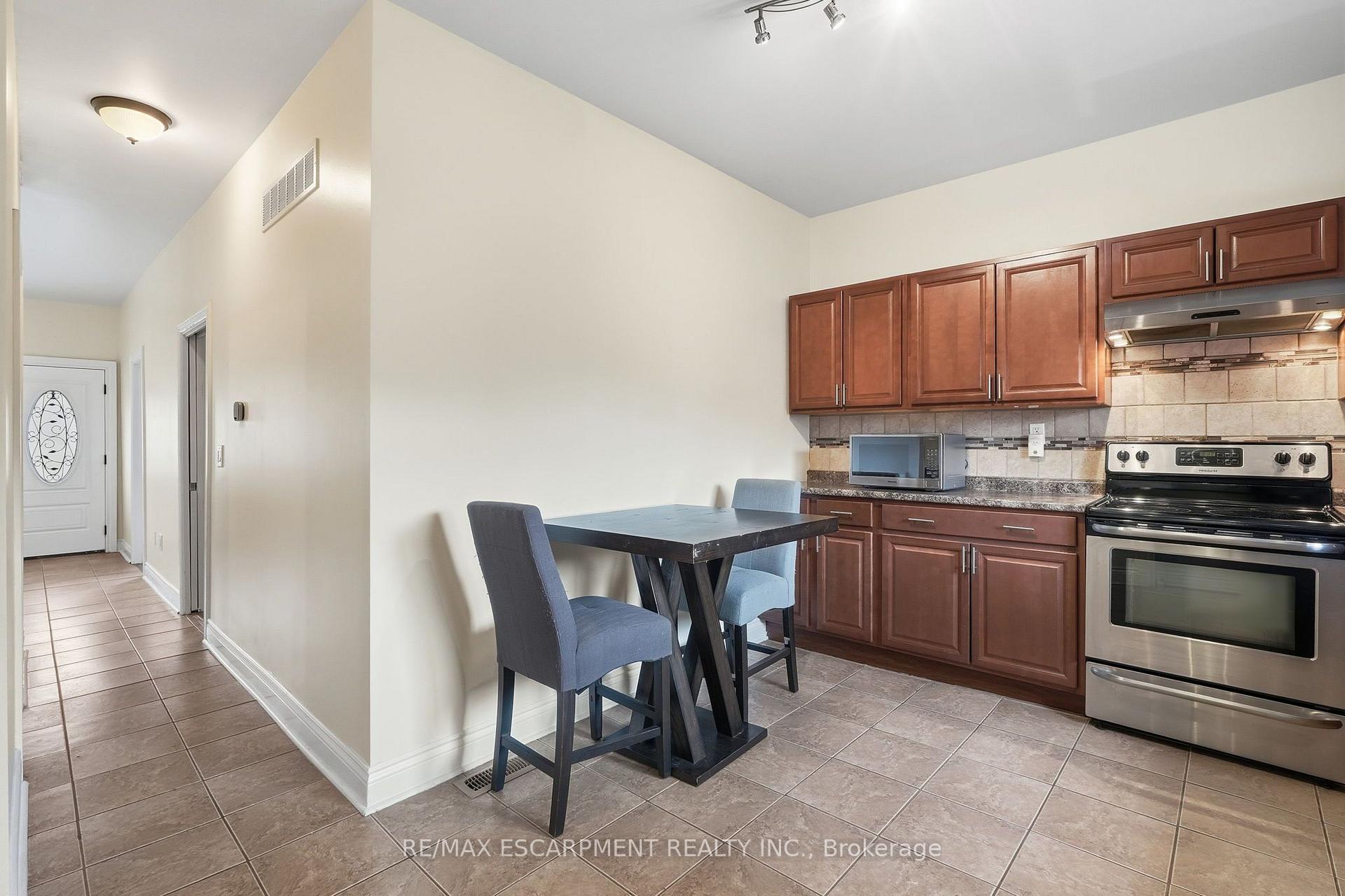 Photo 13 of 57 Tisdale Street N, Hamilton, Landsdale — HOMEH