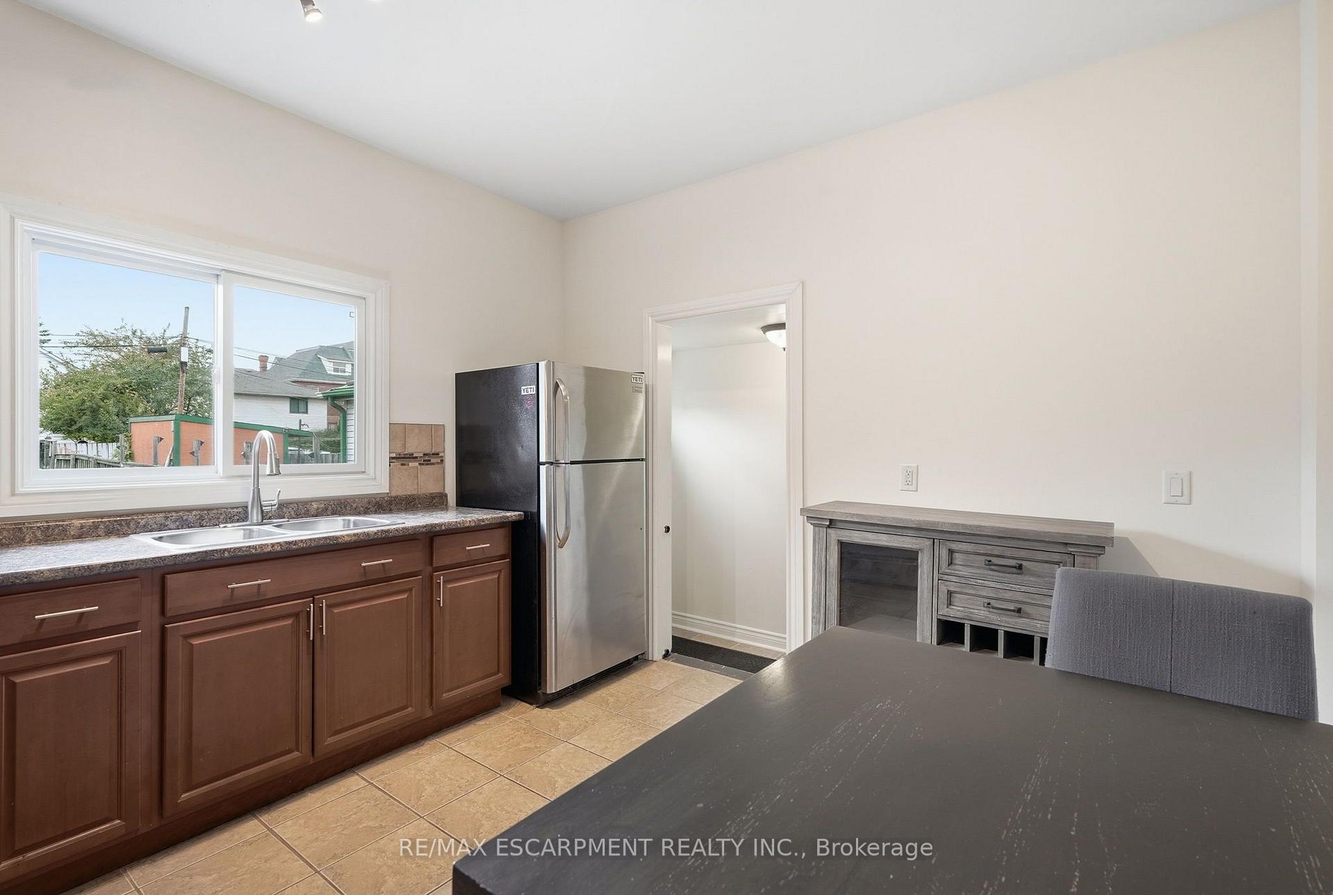 Photo 14 of 57 Tisdale Street N, Hamilton, Landsdale — HOMEH